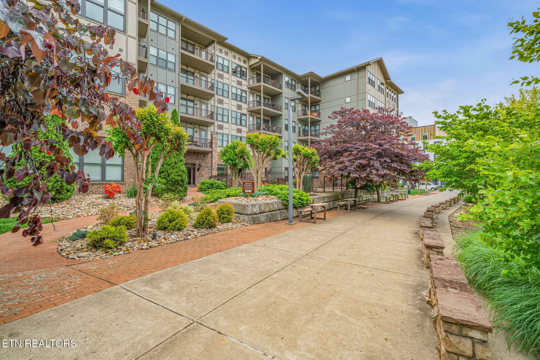 445 W Blount Ave 409