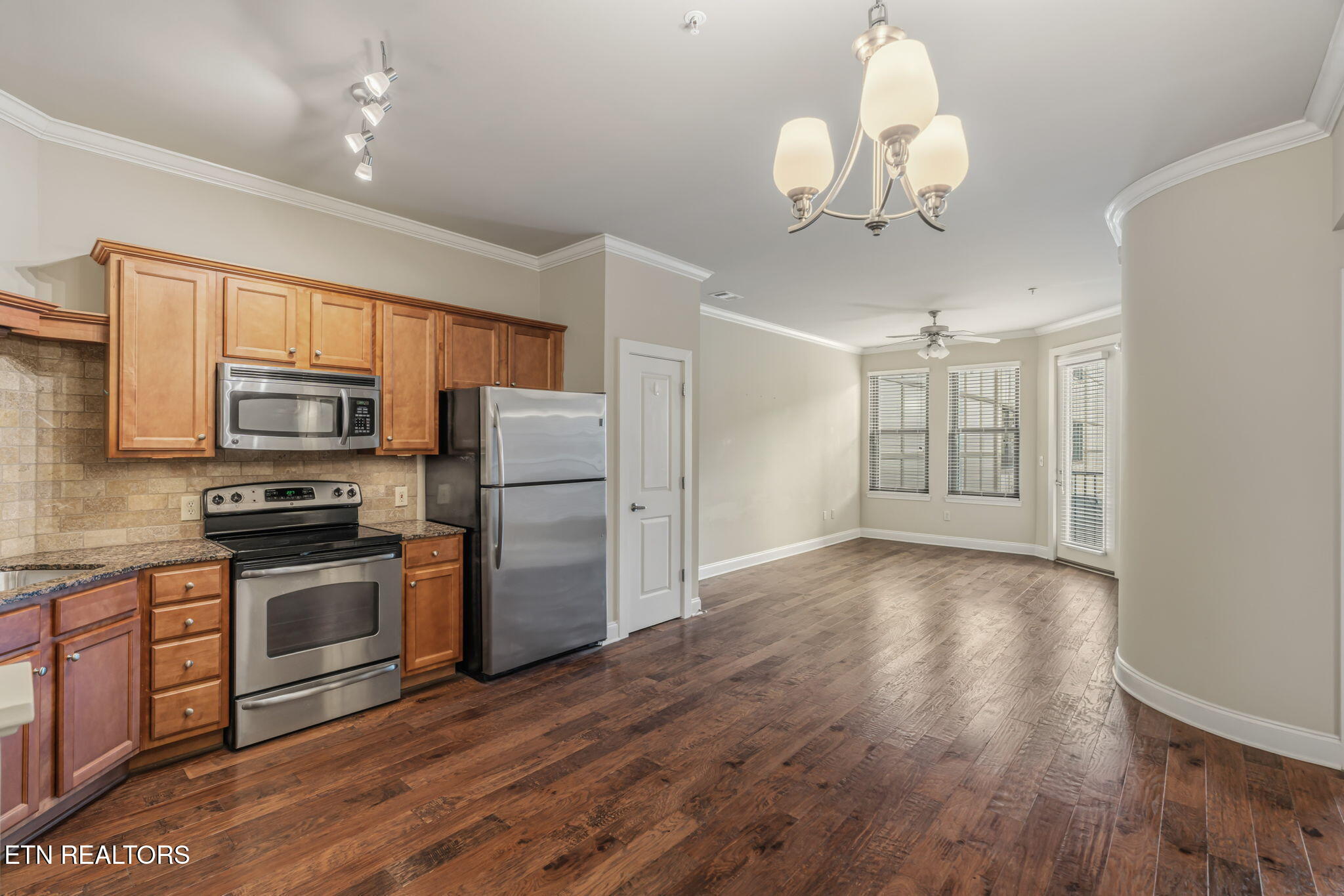 445 W Blount Ave 409