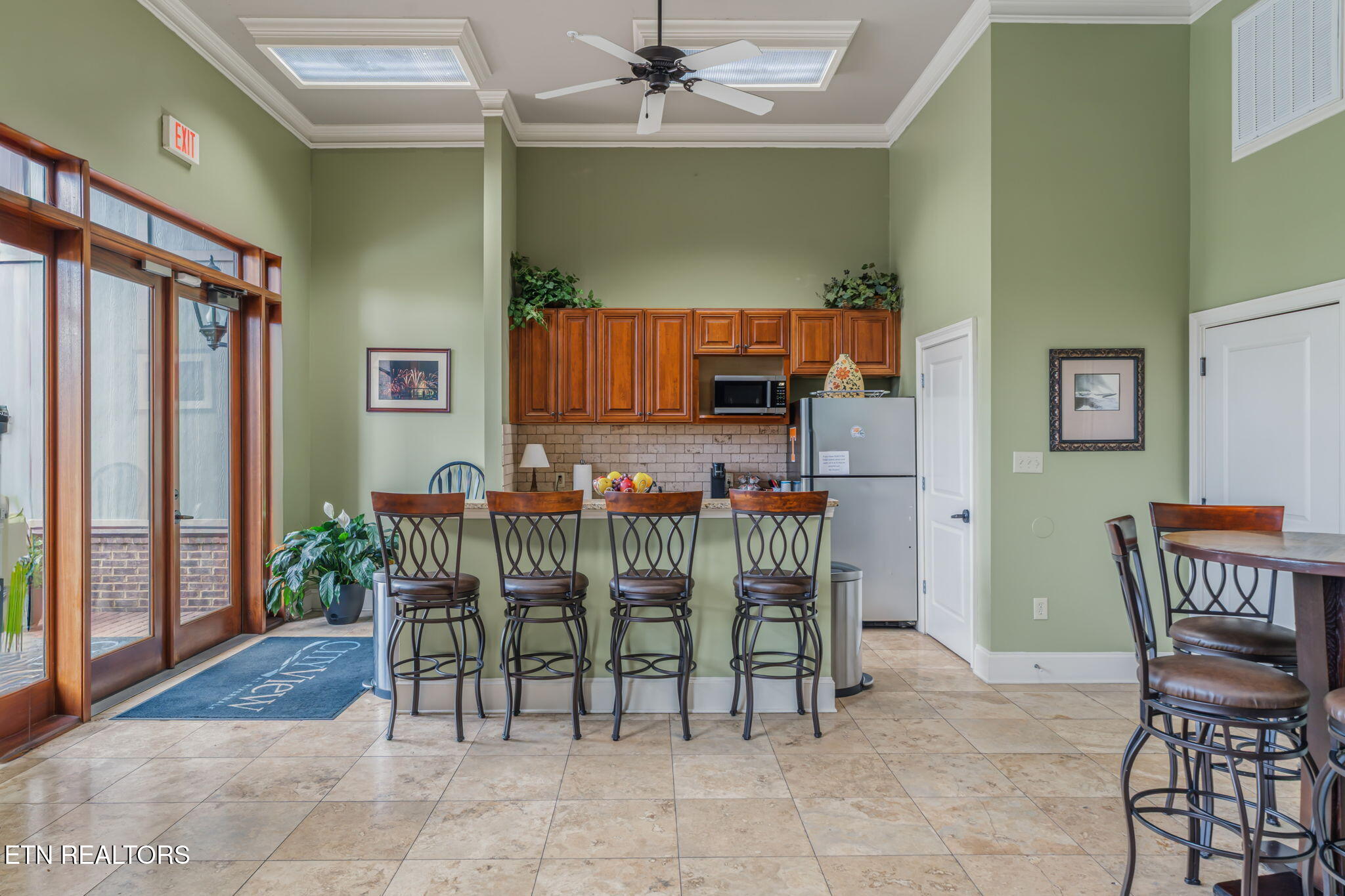 445 W Blount Ave 409