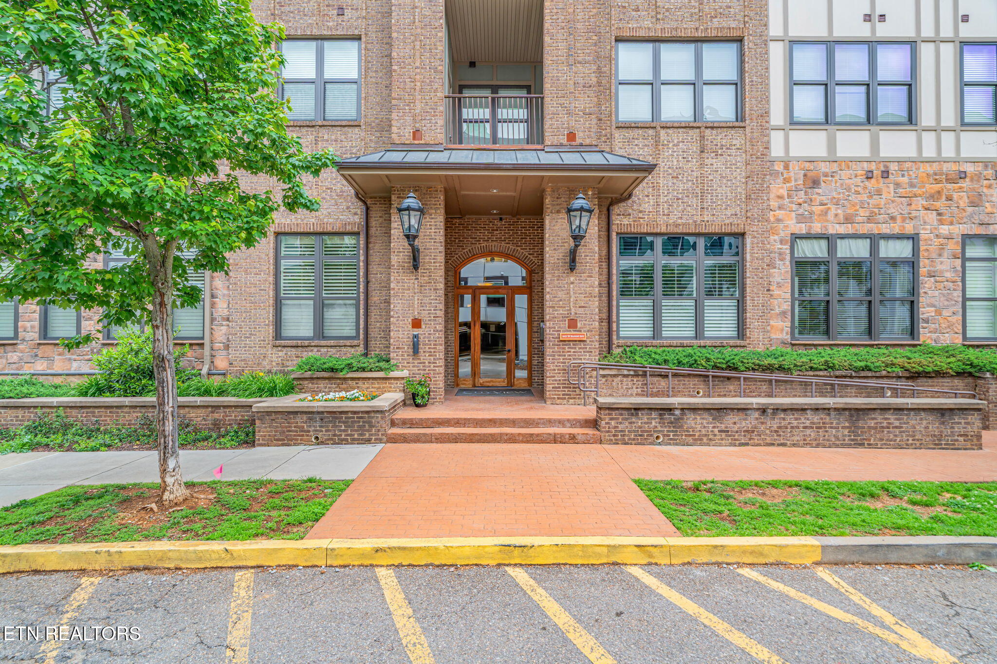 445 W Blount Ave 409