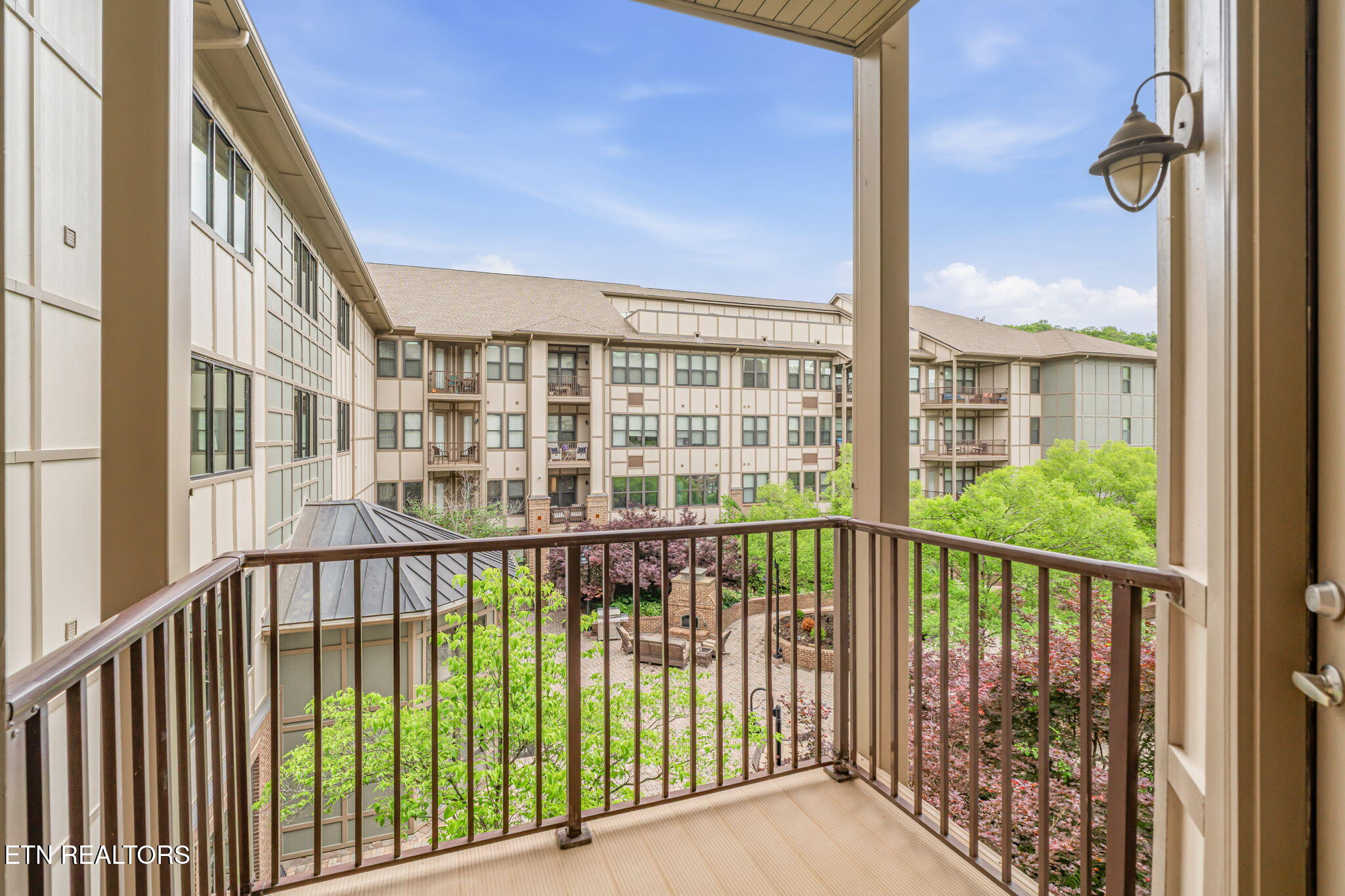 445 W Blount Ave 409