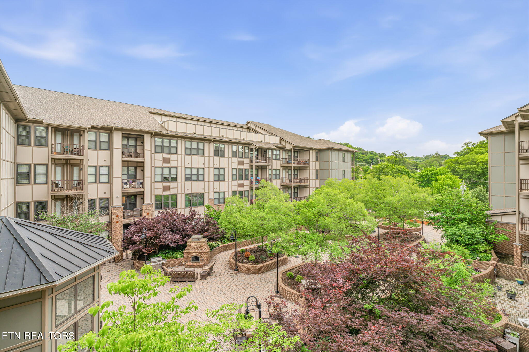 445 W Blount Ave 409