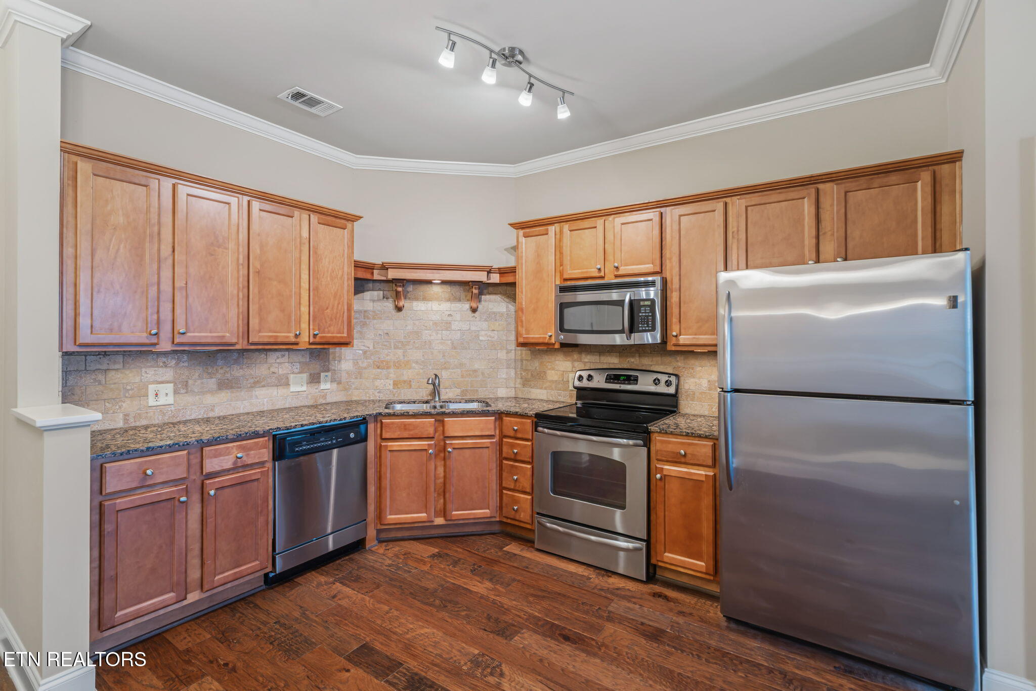 445 W Blount Ave 409