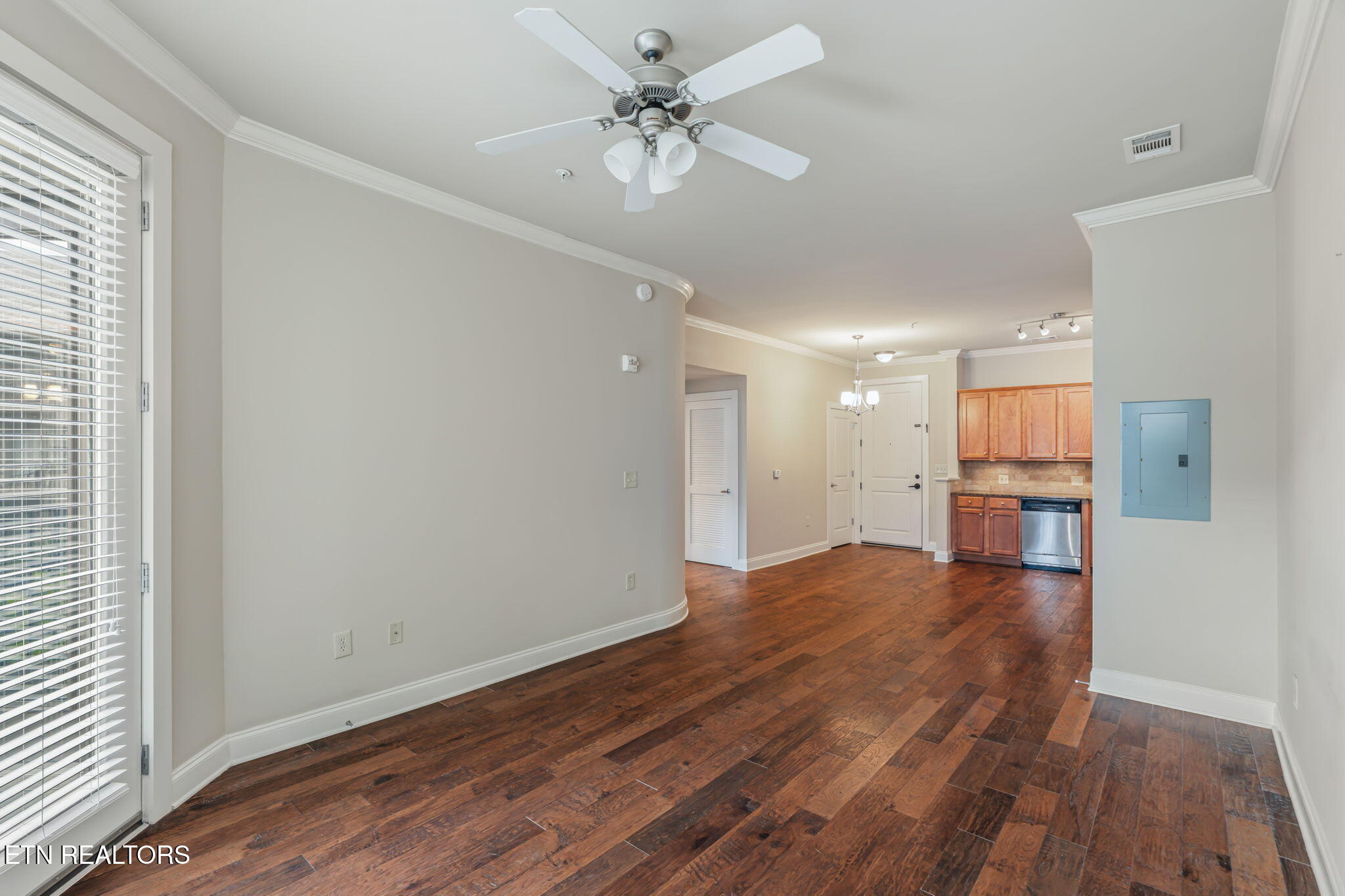 445 W Blount Ave 409