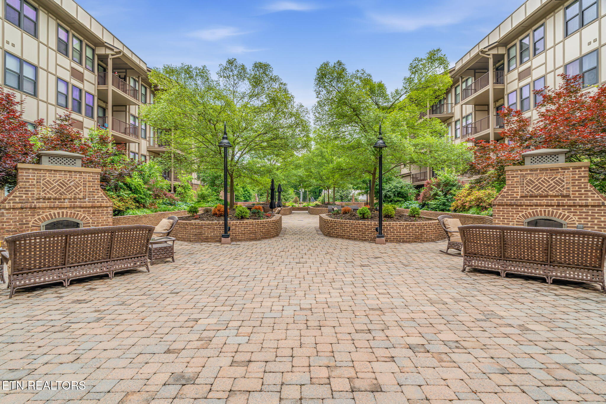 445 W Blount Ave 409