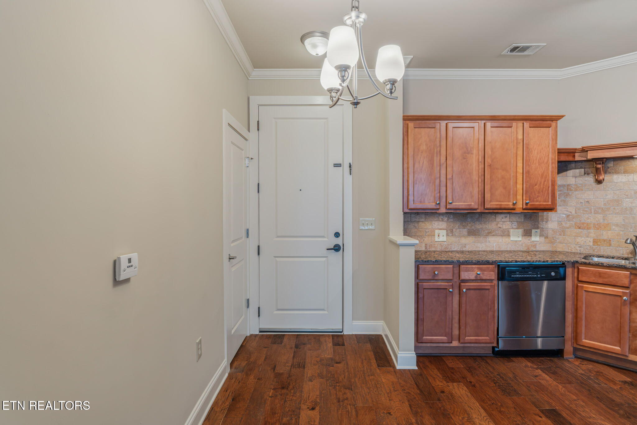 445 W Blount Ave 409