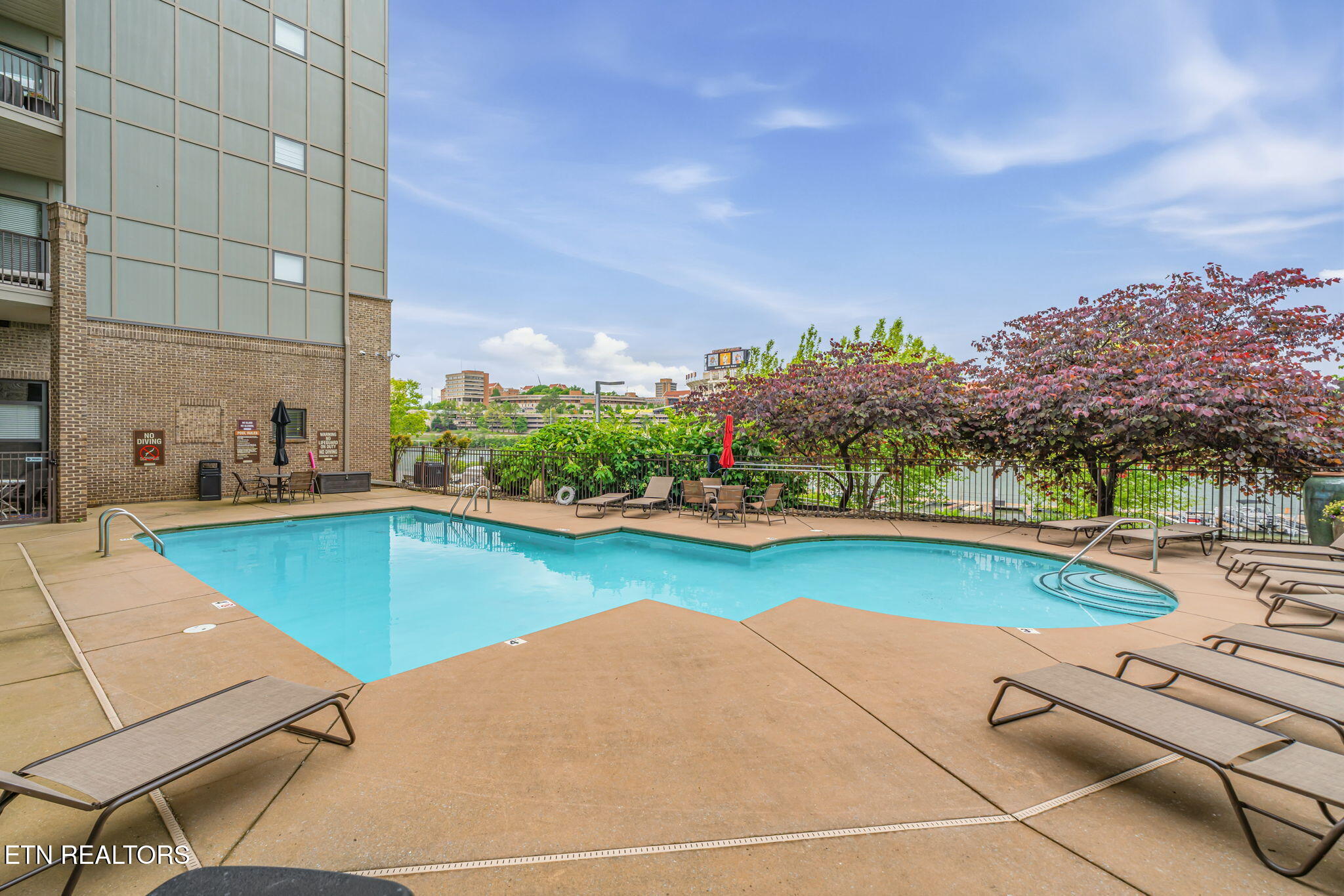 445 W Blount Ave 409