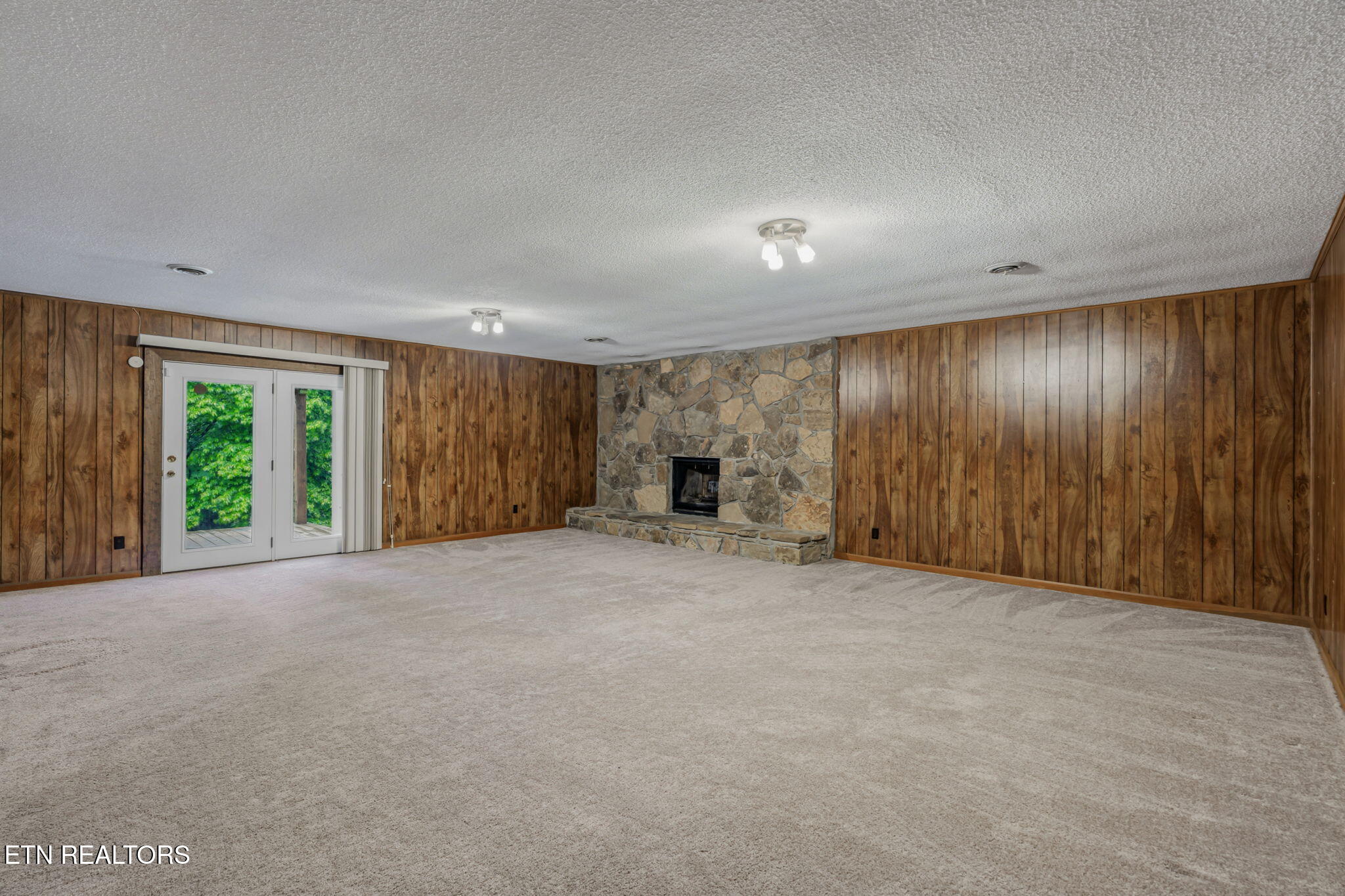 7921 Blueberry Rd