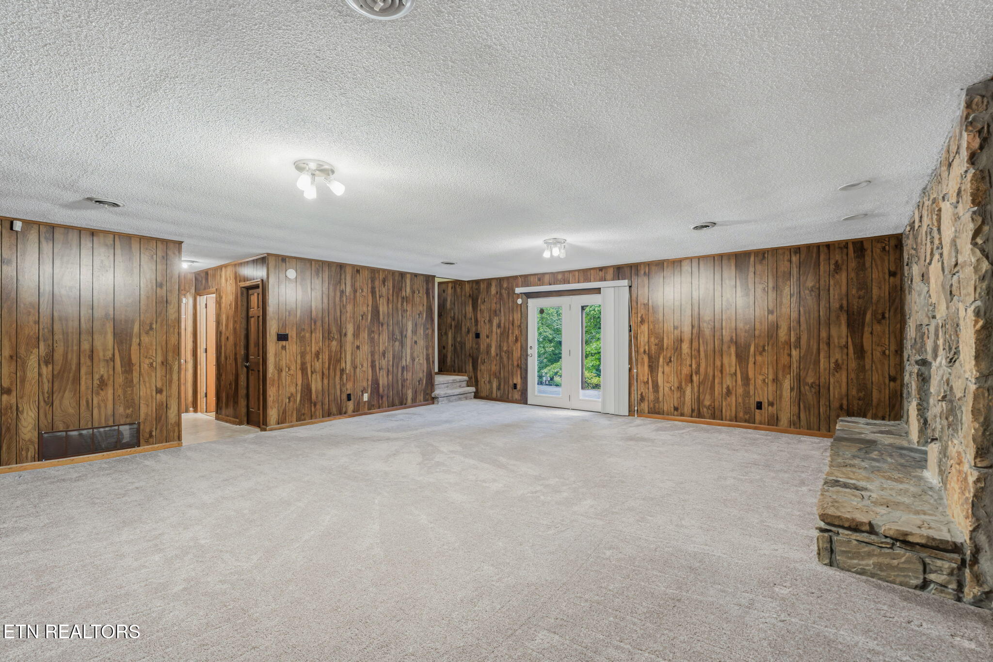 7921 Blueberry Rd
