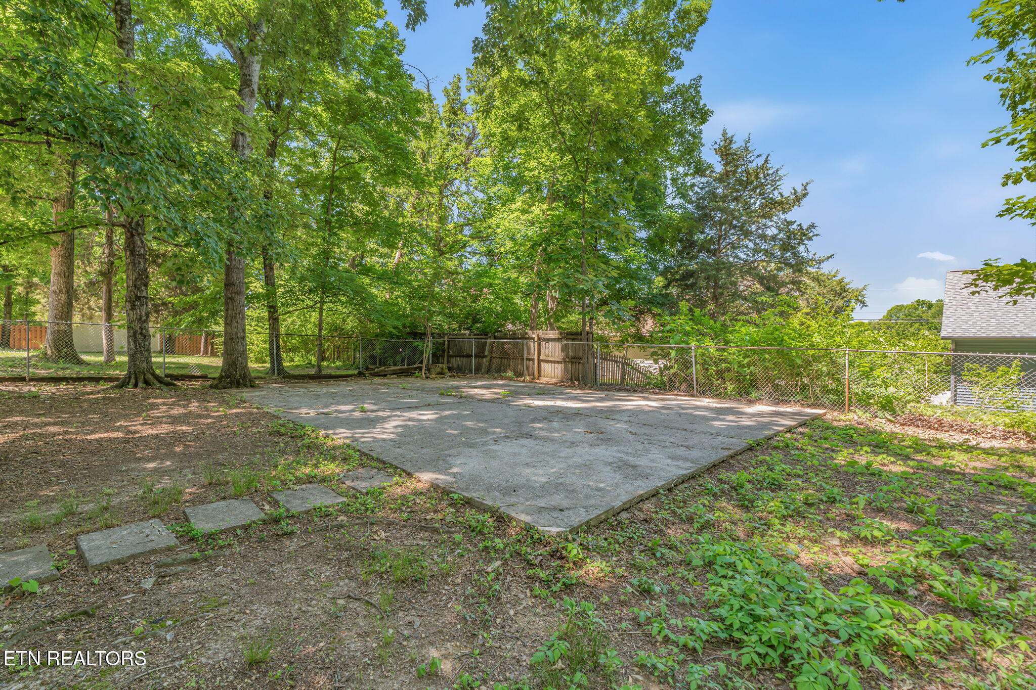 987 Ponder Rd