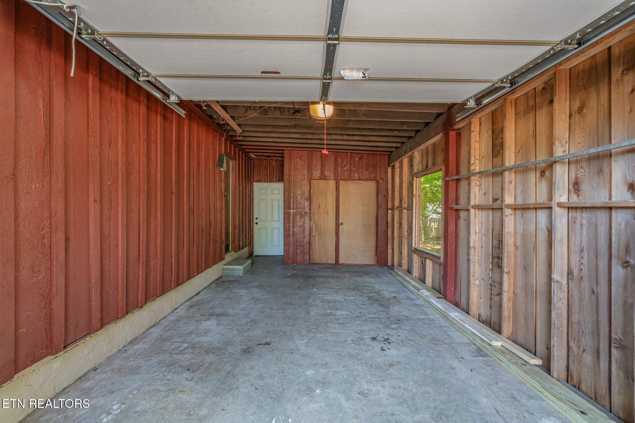 987 Ponder Rd