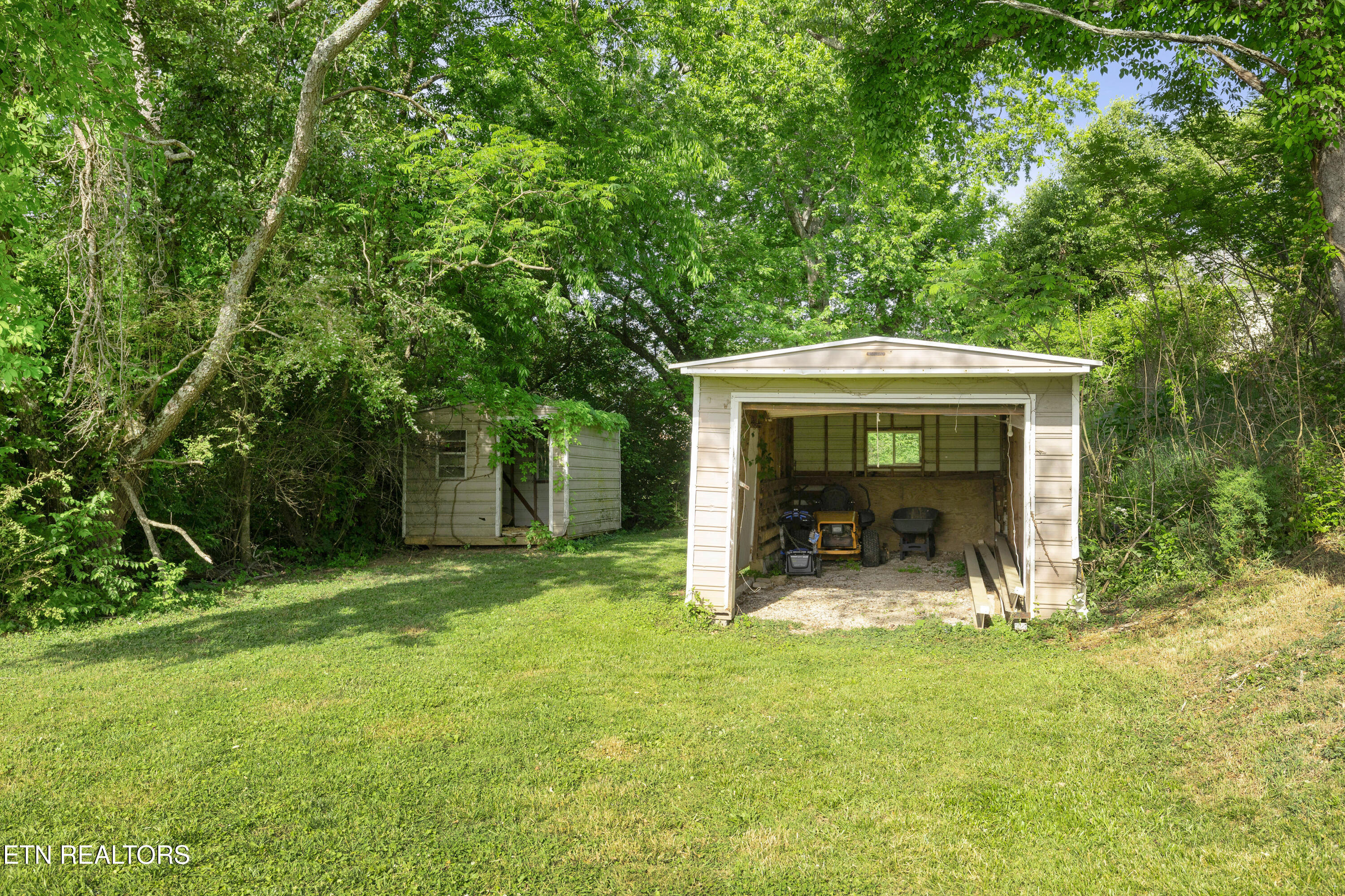 1141 Sanders Rd