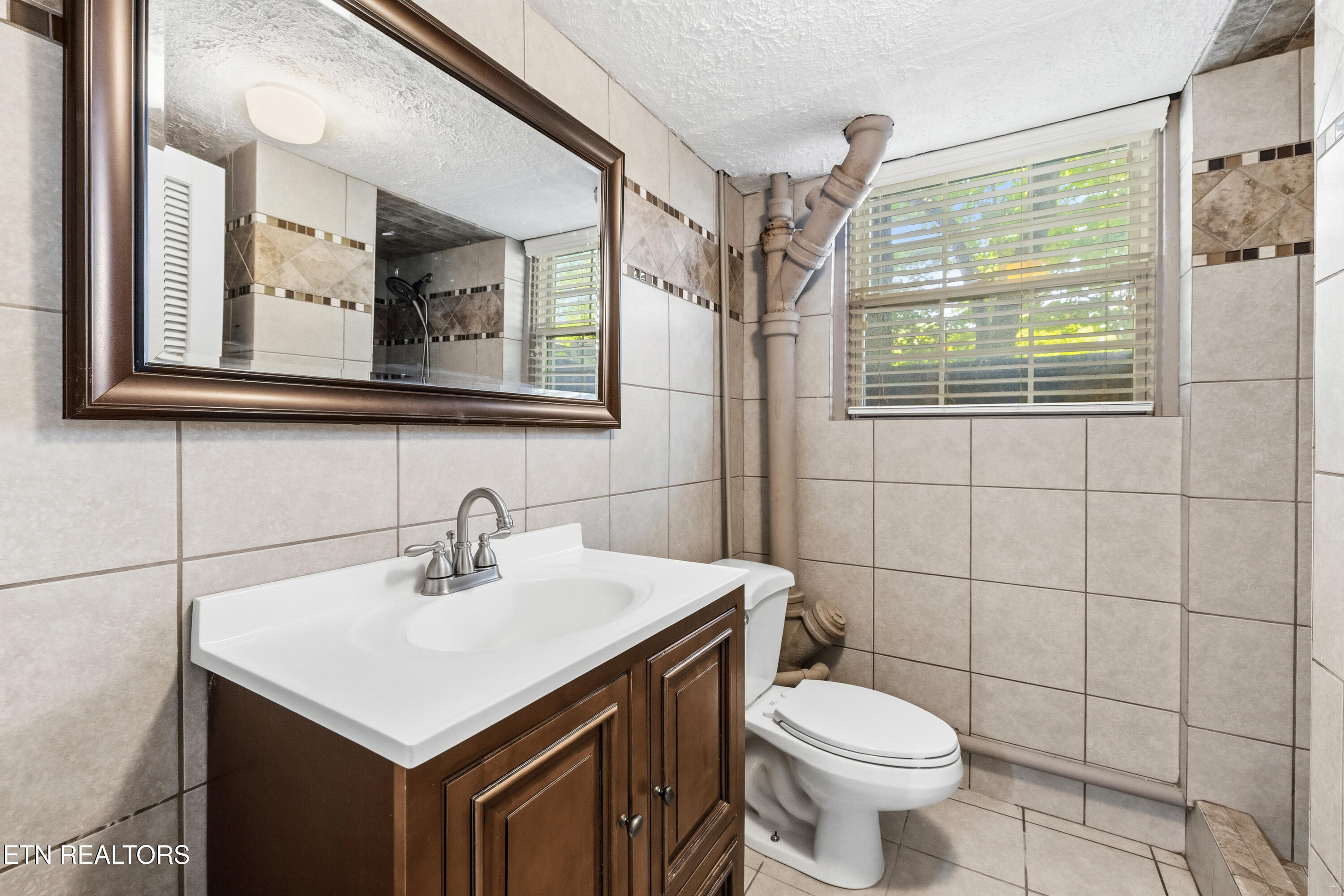 1141 Sanders Rd