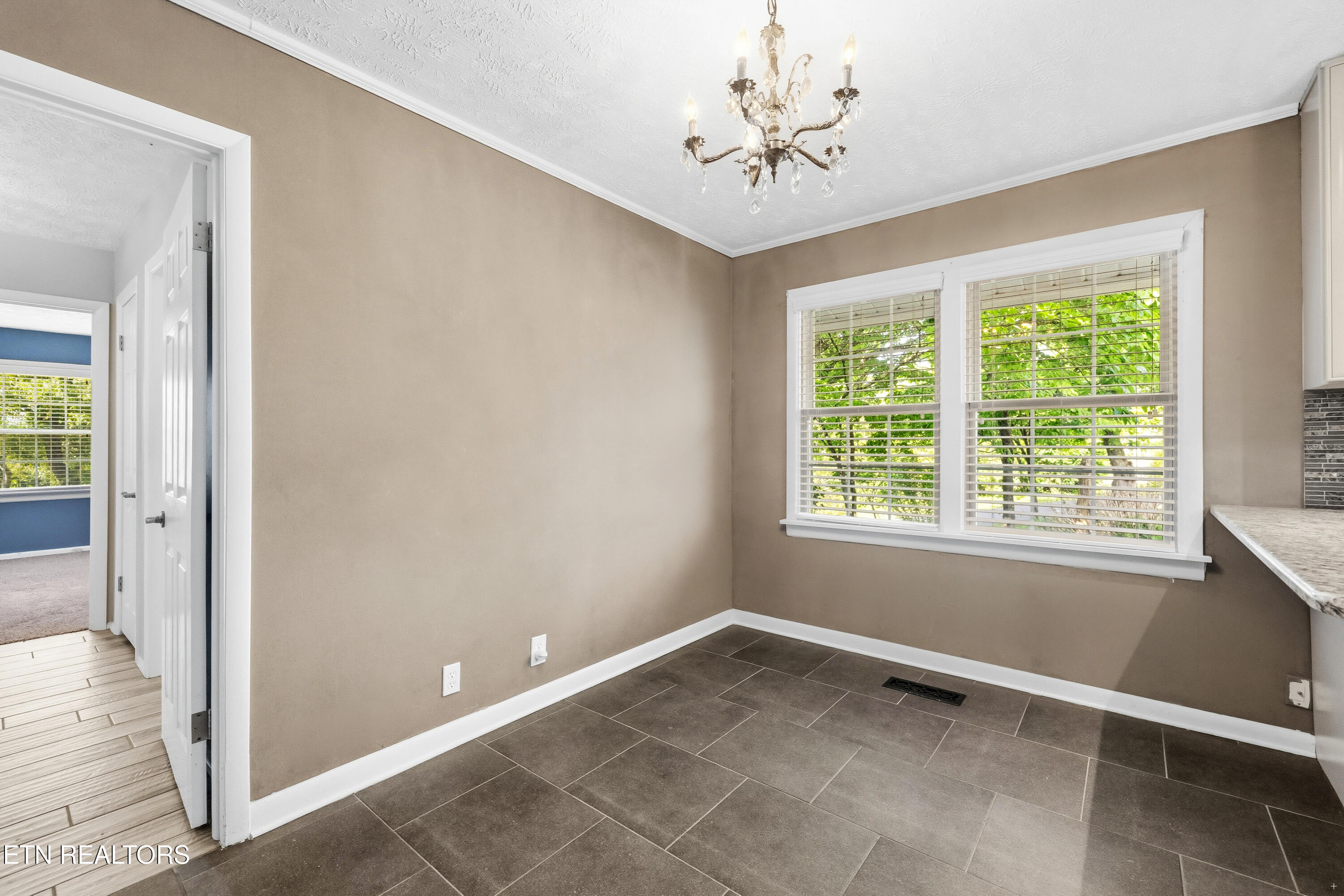 1141 Sanders Rd