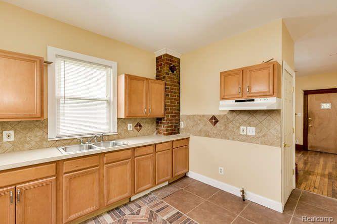 2244 Parker PARKER Street