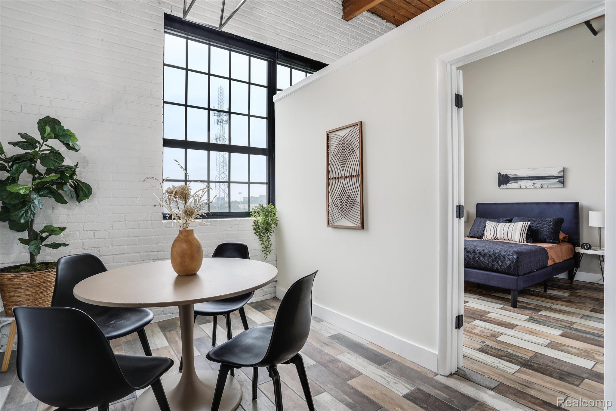 6533 E JEFFERSON Avenue Unit: Apt 406