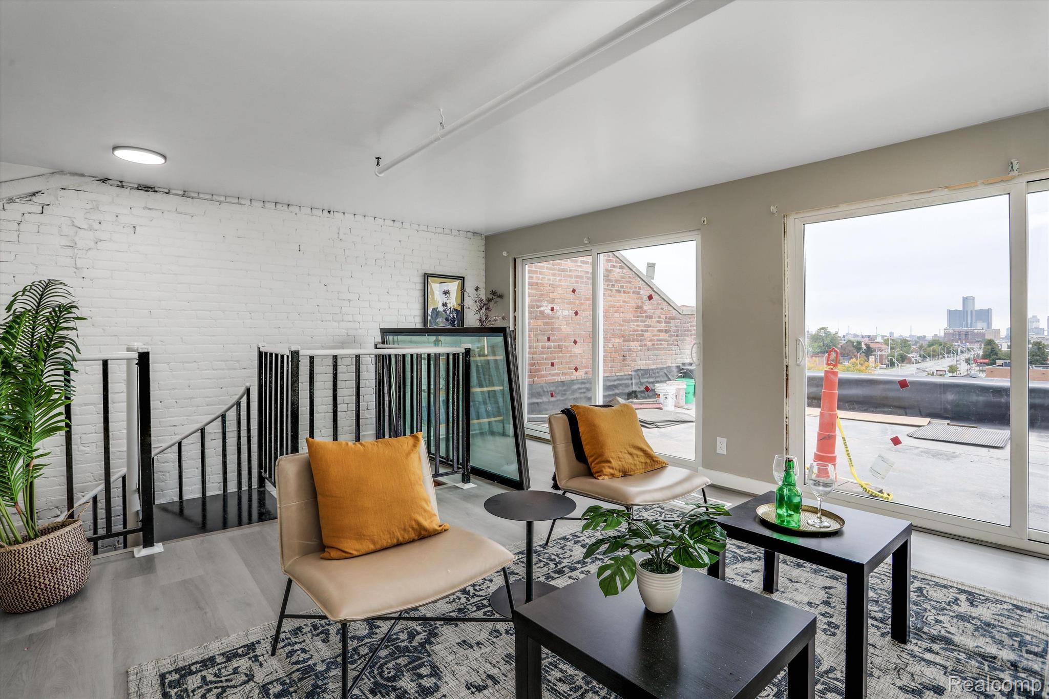 6533 E JEFFERSON Avenue Unit: Apt 406