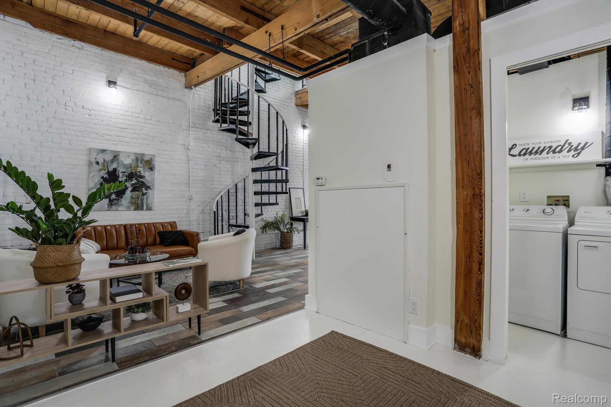 6533 E JEFFERSON Avenue Unit: Apt 406
