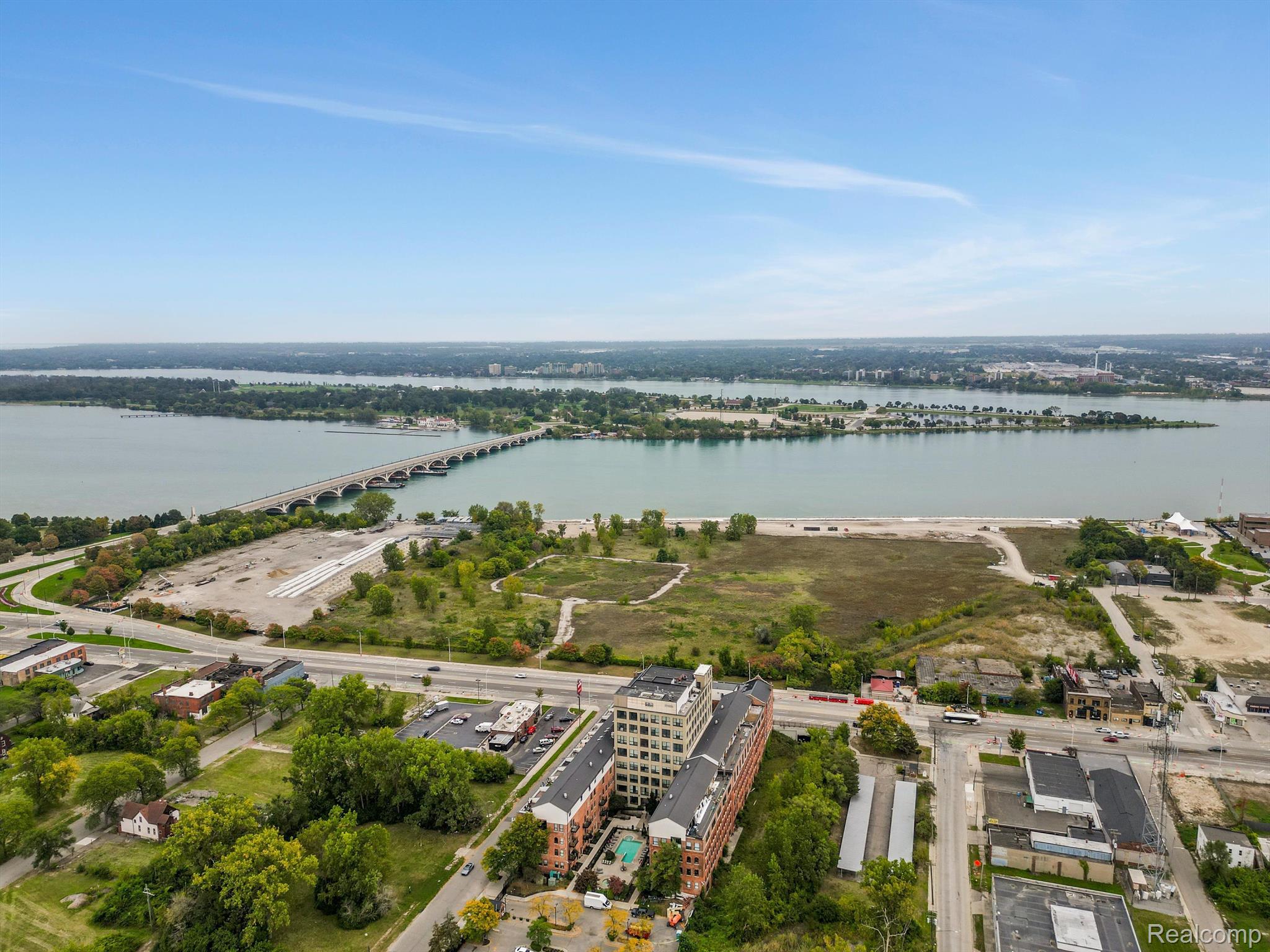 6533 E JEFFERSON Avenue Unit: Apt 406