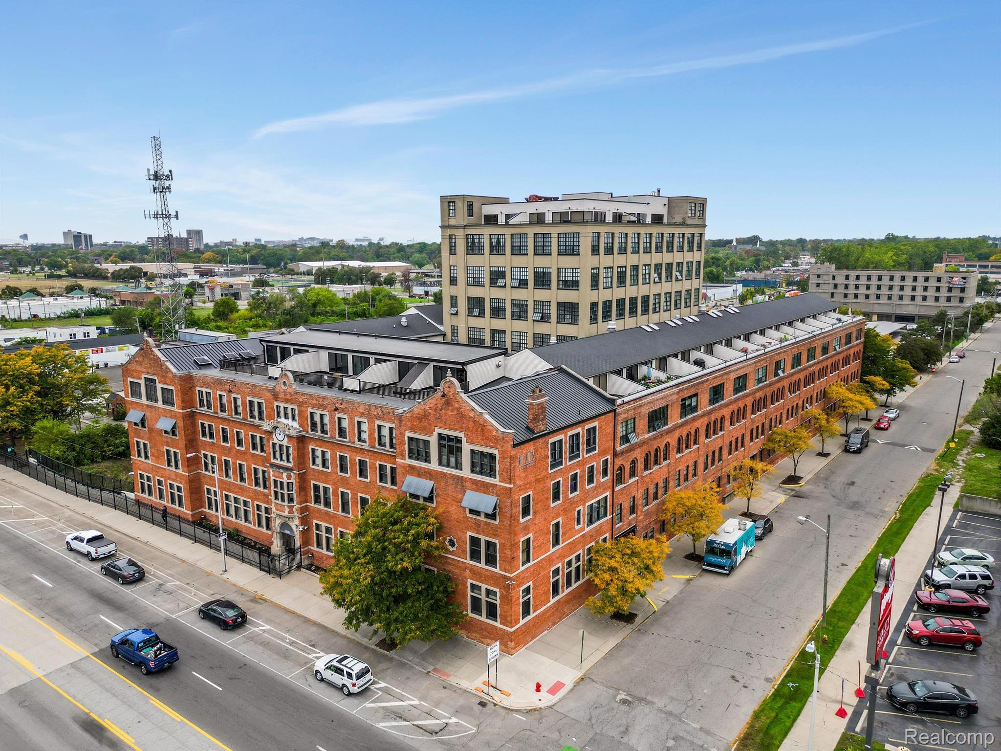 6533 E JEFFERSON Avenue Unit: Apt 406