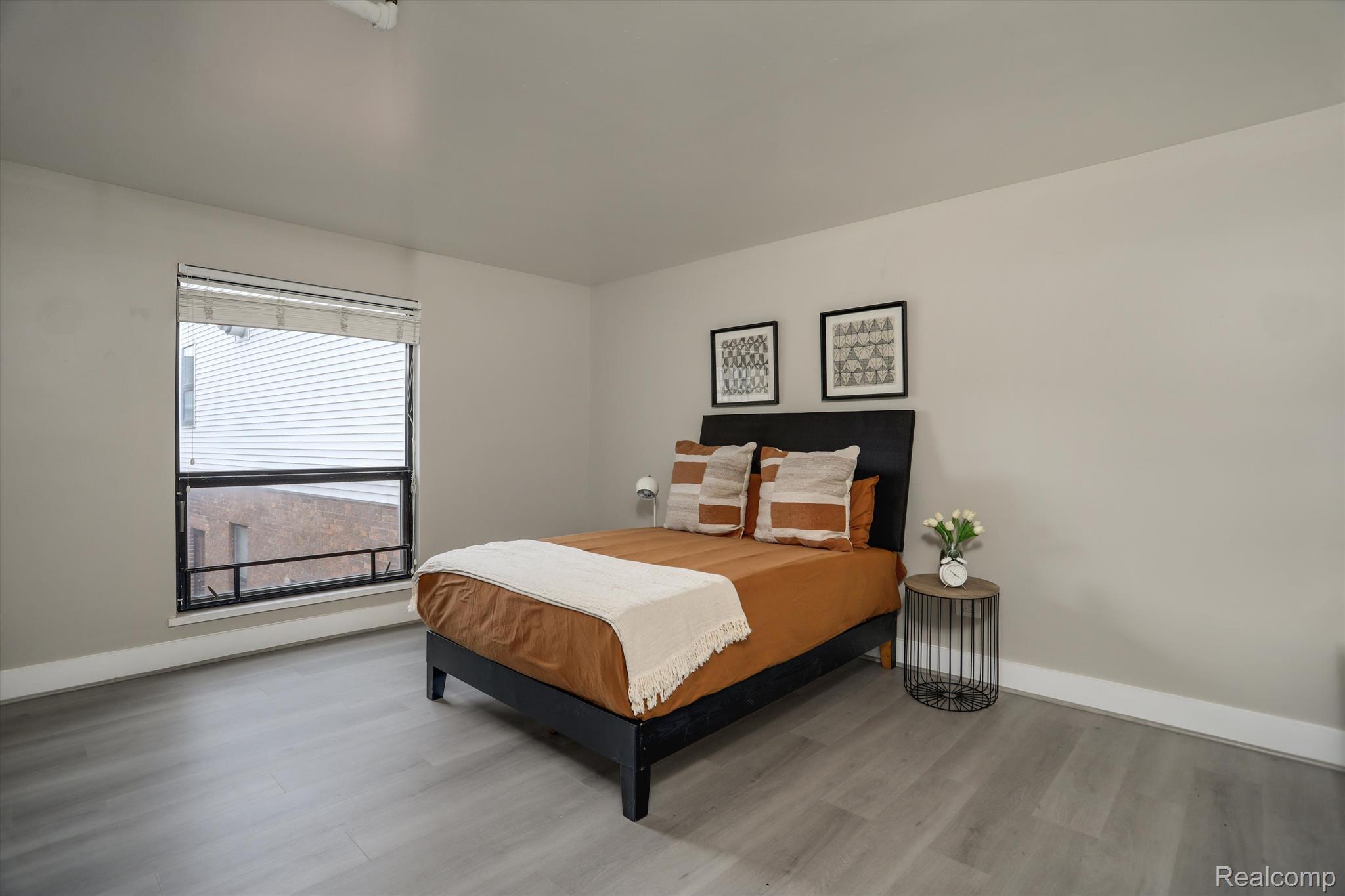 6533 E JEFFERSON Avenue Unit: Apt 406