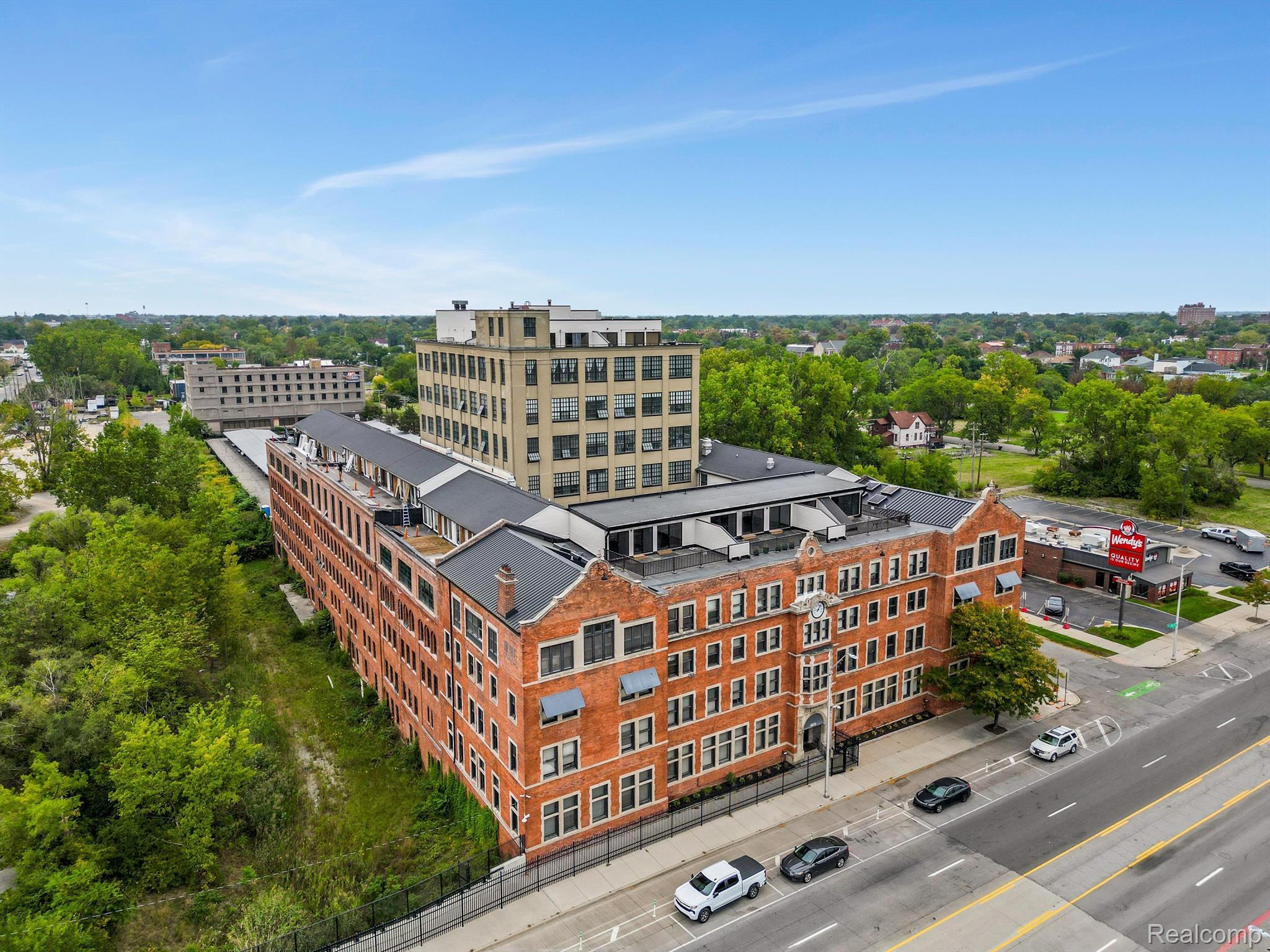 6533 E JEFFERSON Avenue Unit: Apt 406