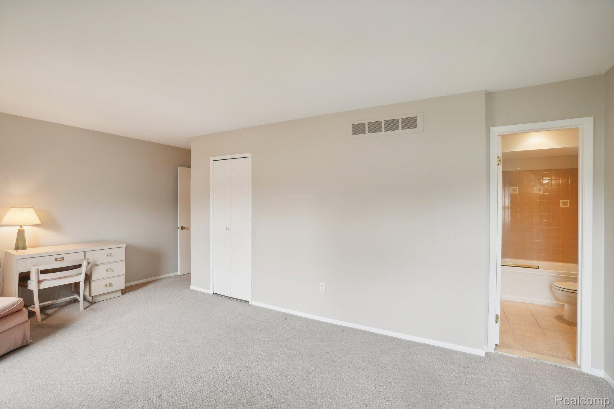 29053 TIFFANY Drive W