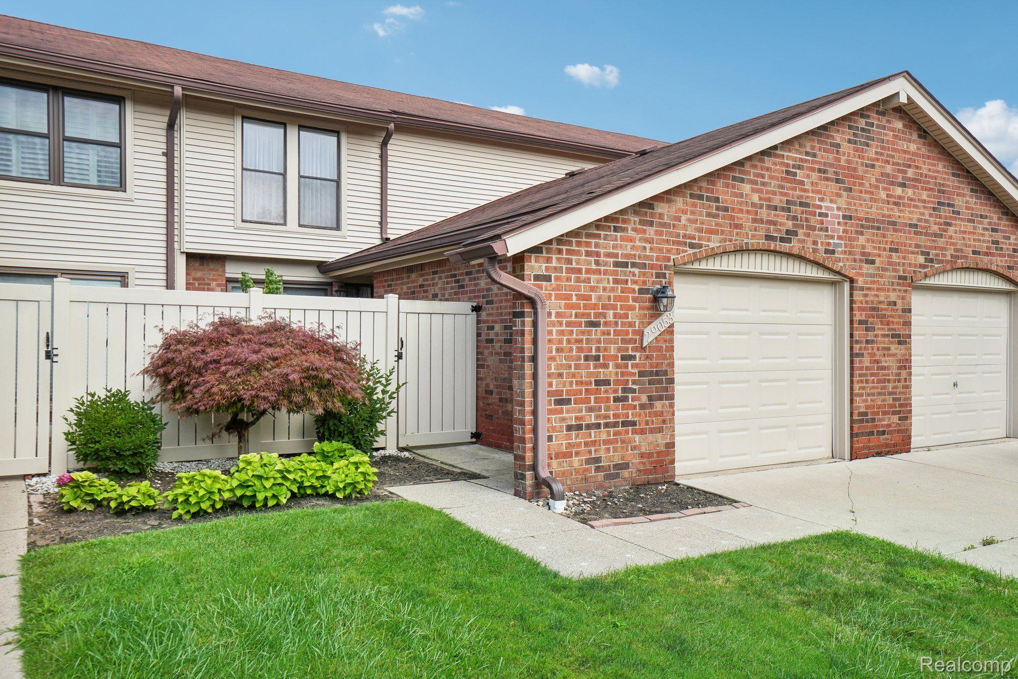 29053 TIFFANY Drive W