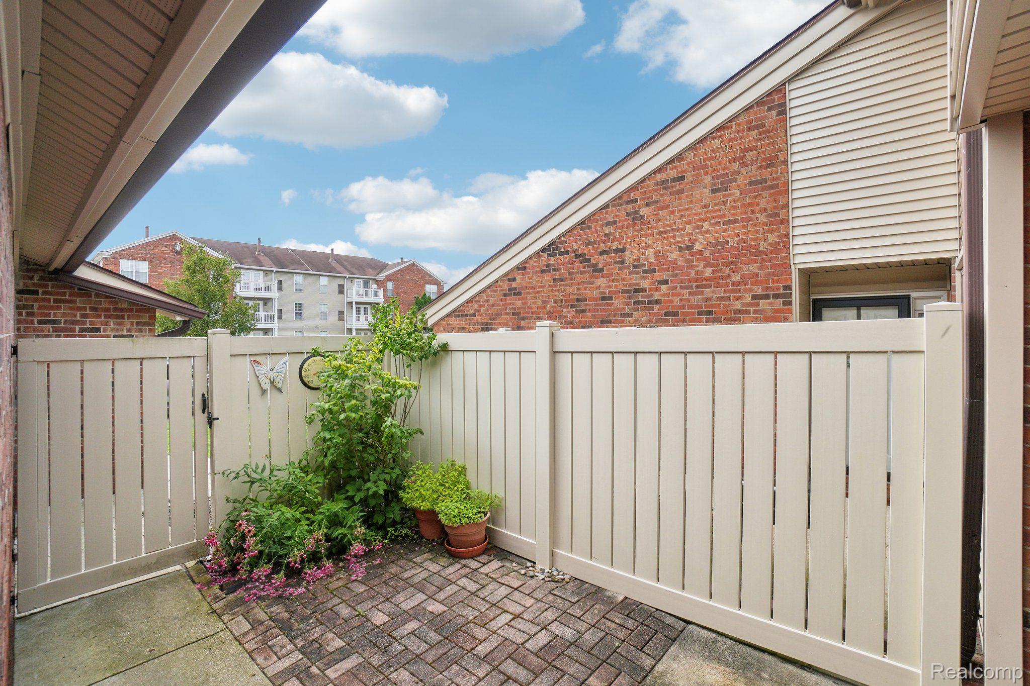 29053 TIFFANY Drive W