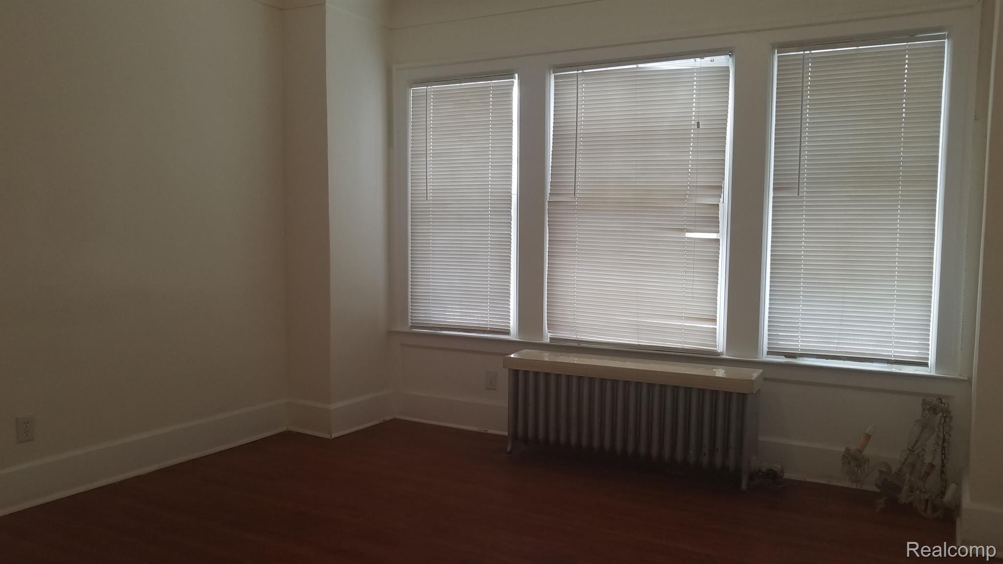 5182 MAXWELL Street 1