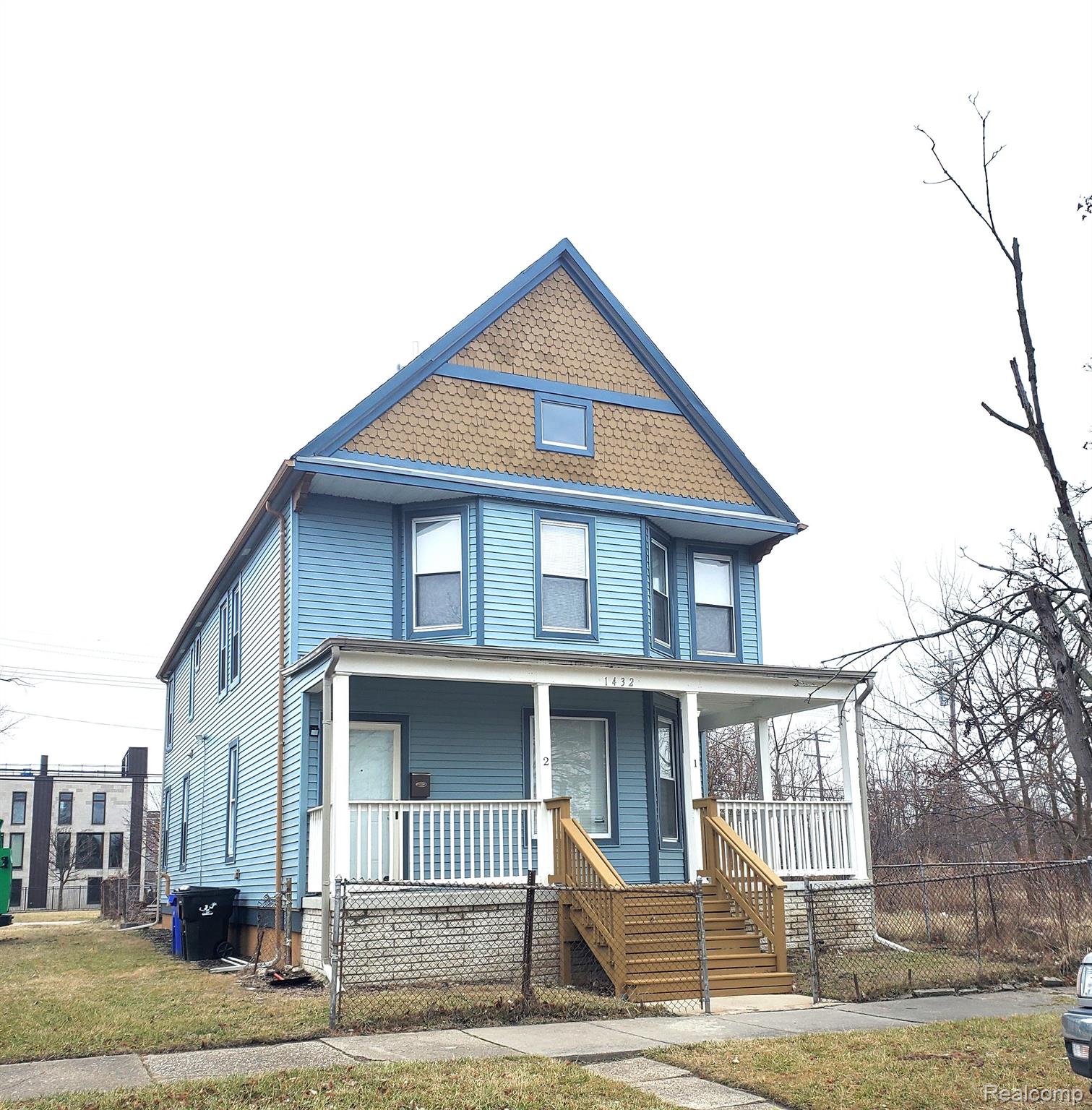 1432 SHERIDAN Street