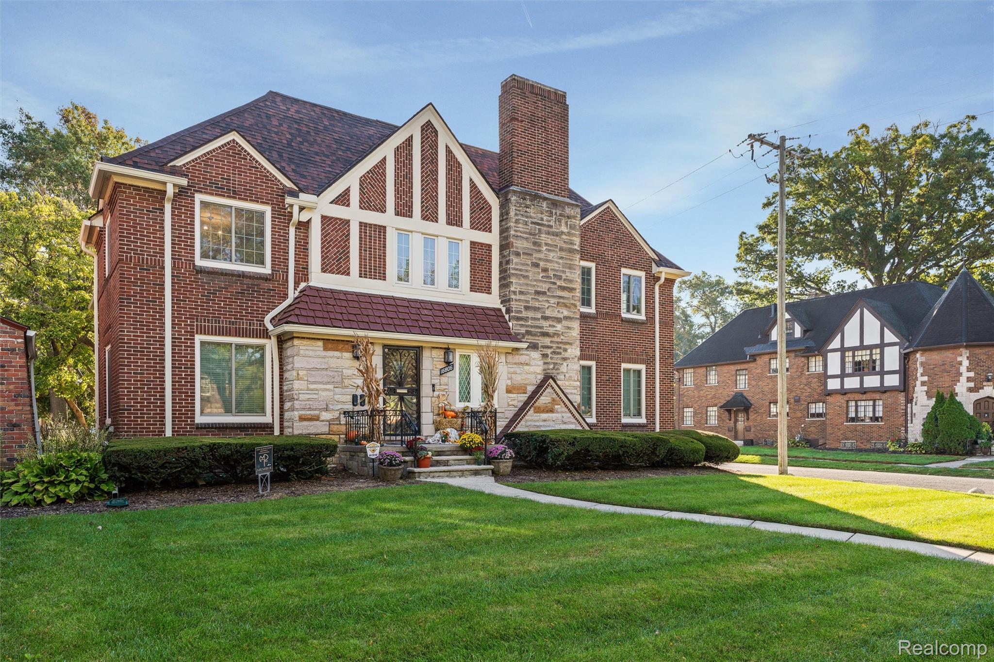 16806 LaSalle - Upper Unit Avenue