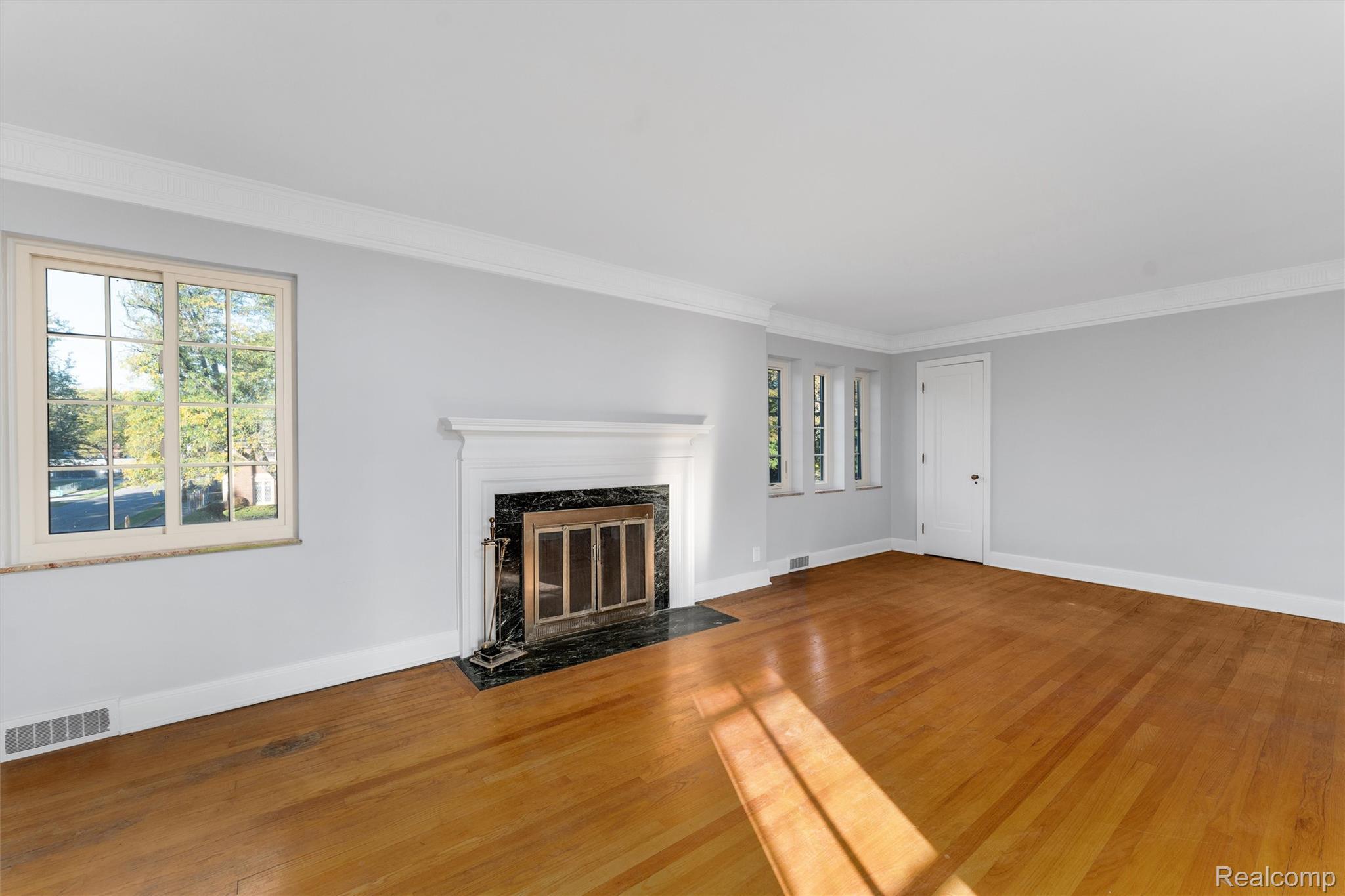 16806 LaSalle - Upper Unit Avenue