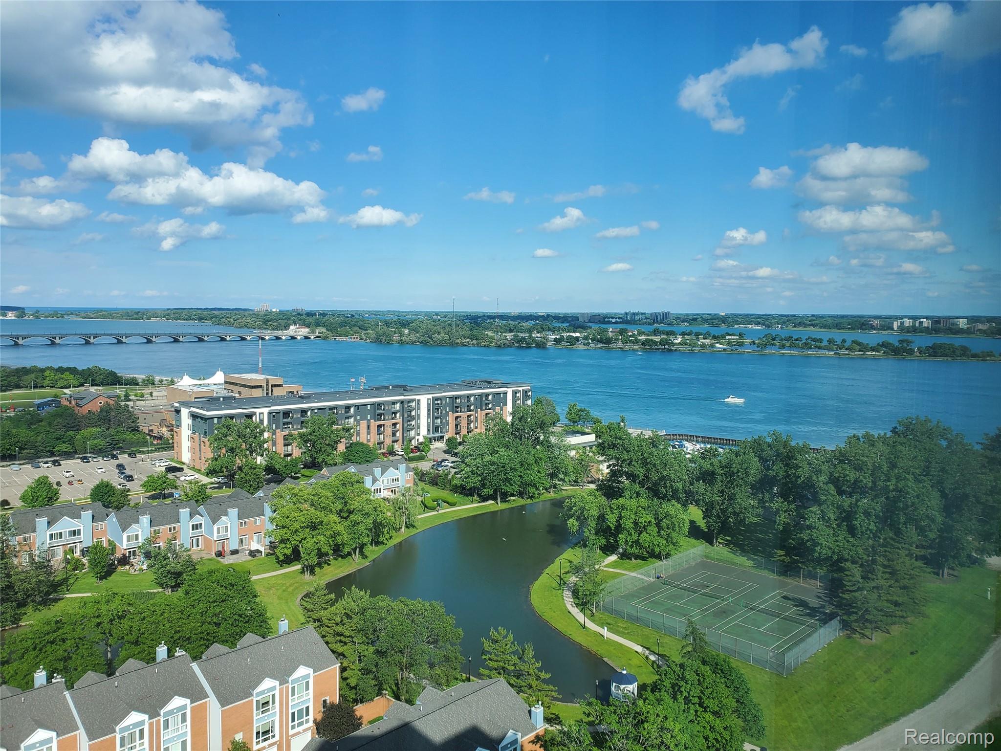 3320 SPINNAKER (18B) Lane