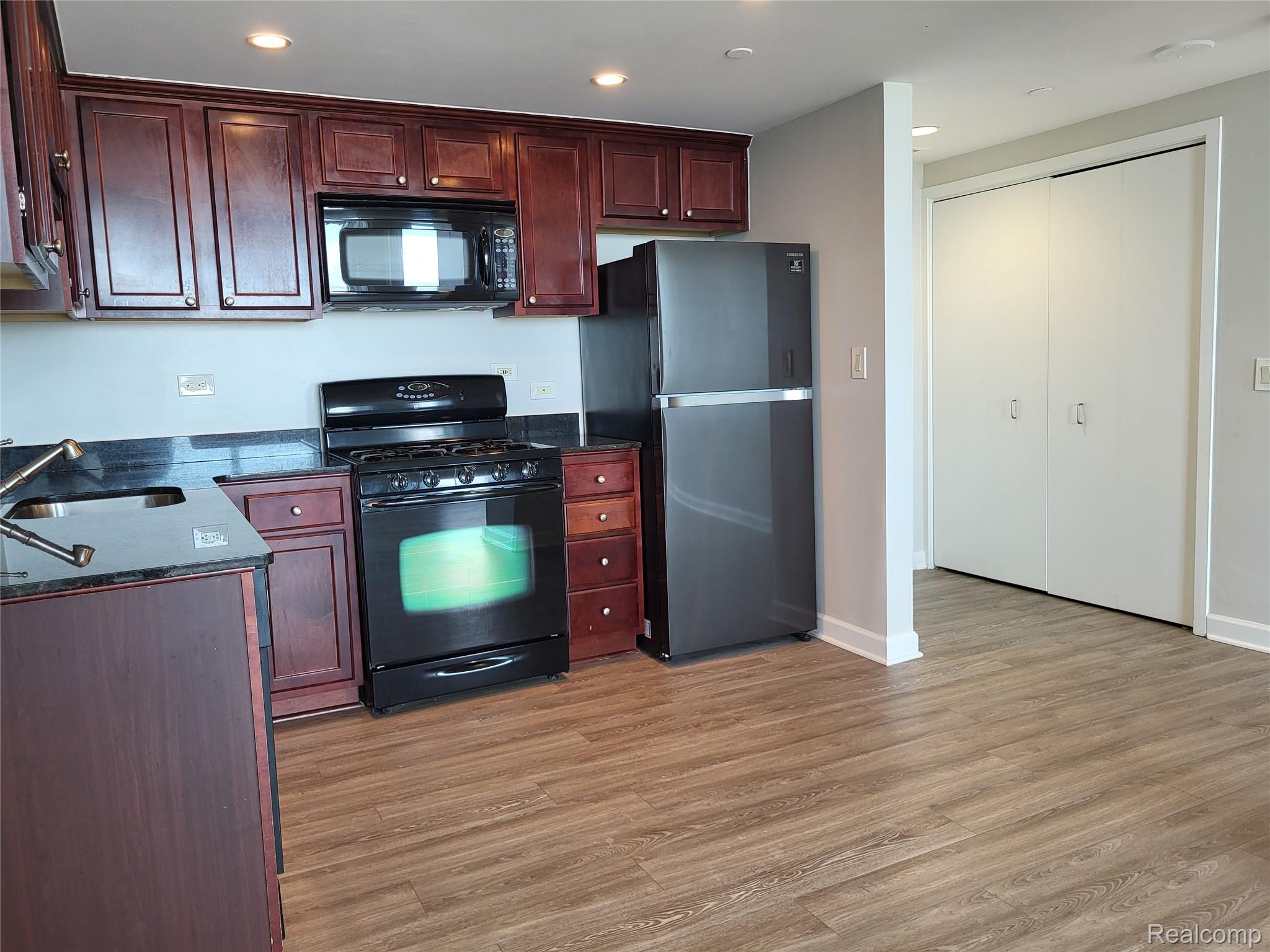 3320 SPINNAKER (18B) Lane