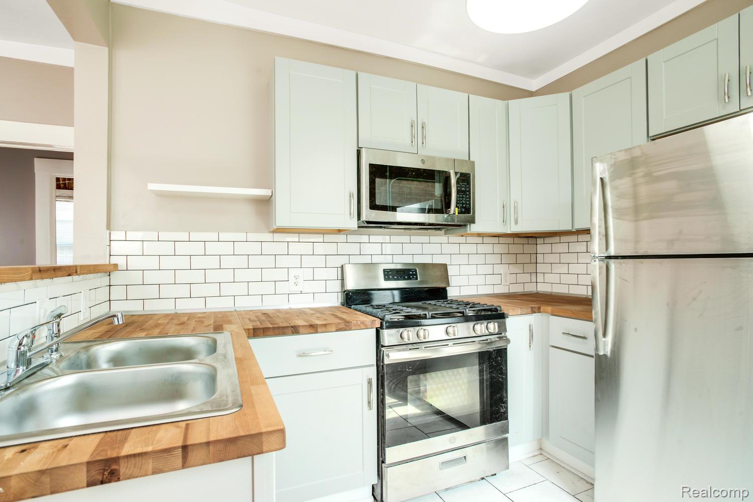 2604 Cadillac Boulevard