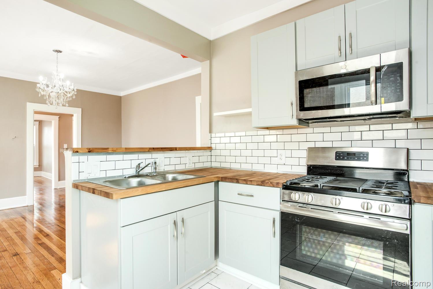 2604 Cadillac Boulevard