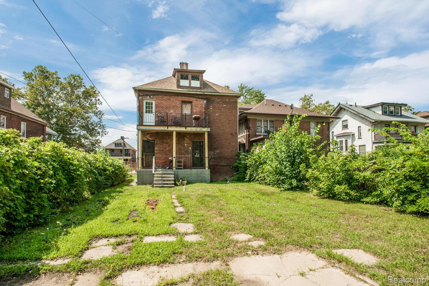 2604 Cadillac Boulevard