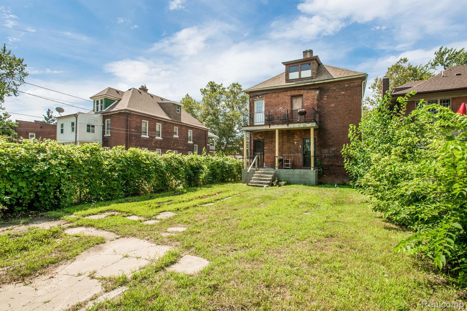 2604 Cadillac Boulevard