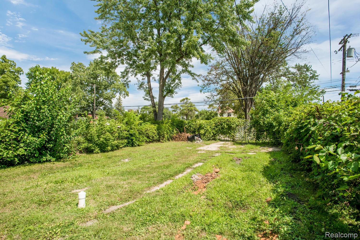 2604 Cadillac Boulevard