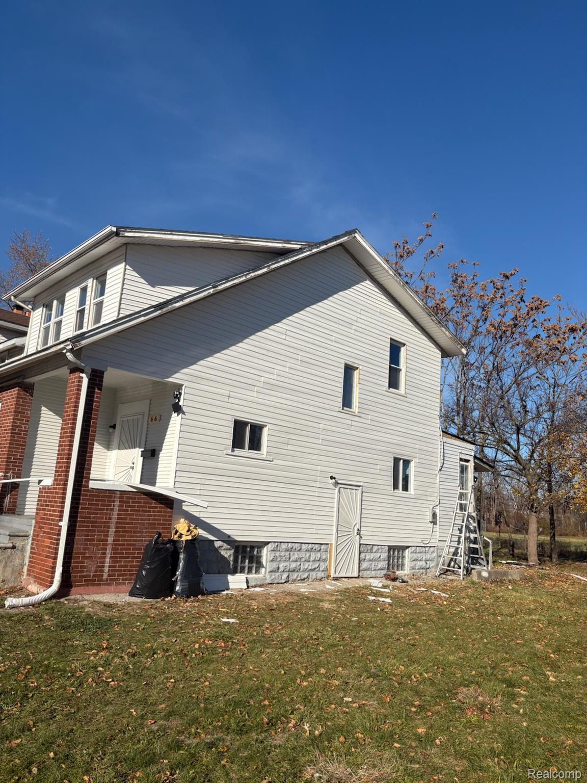 66 W Montana Street