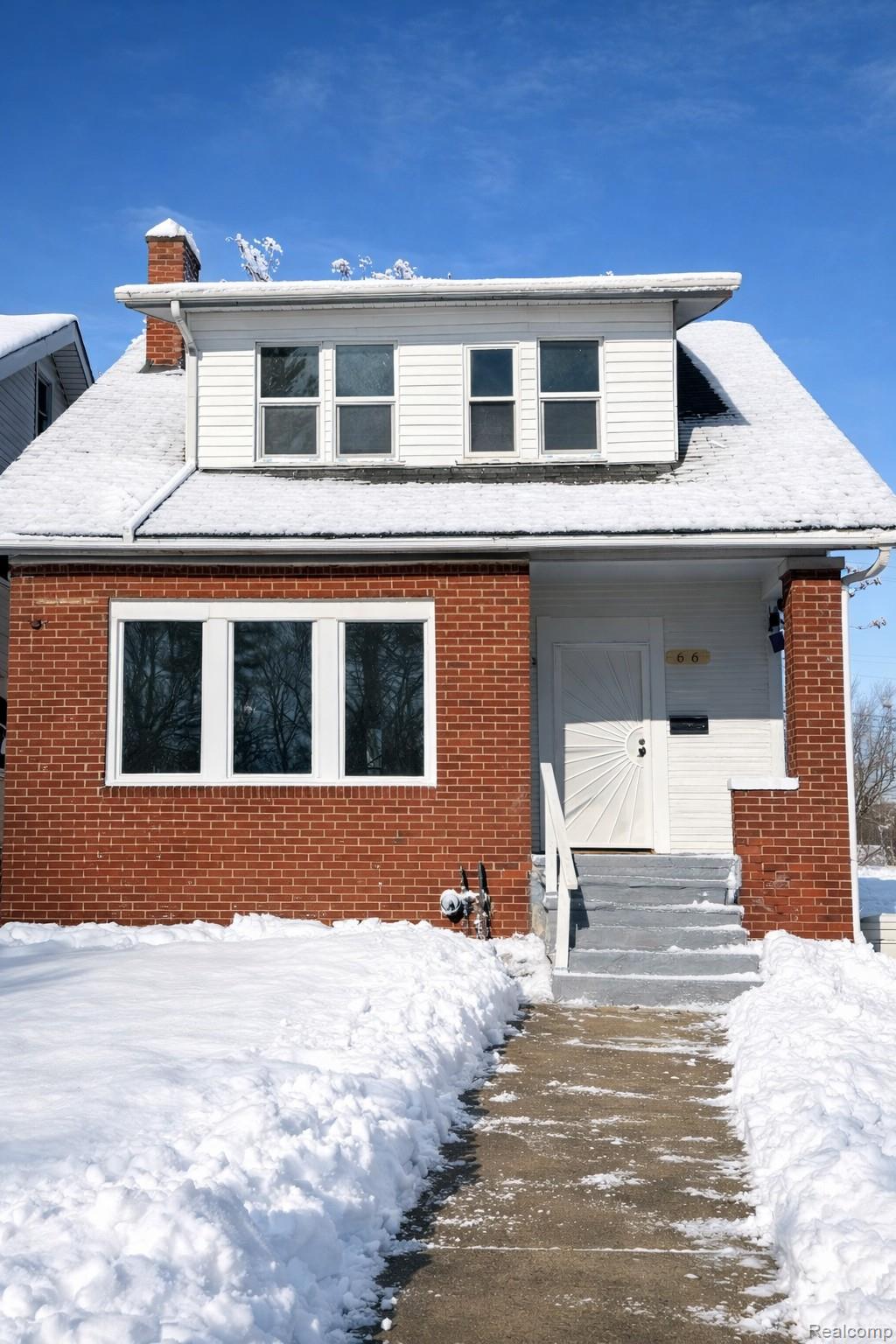 66 W Montana Street