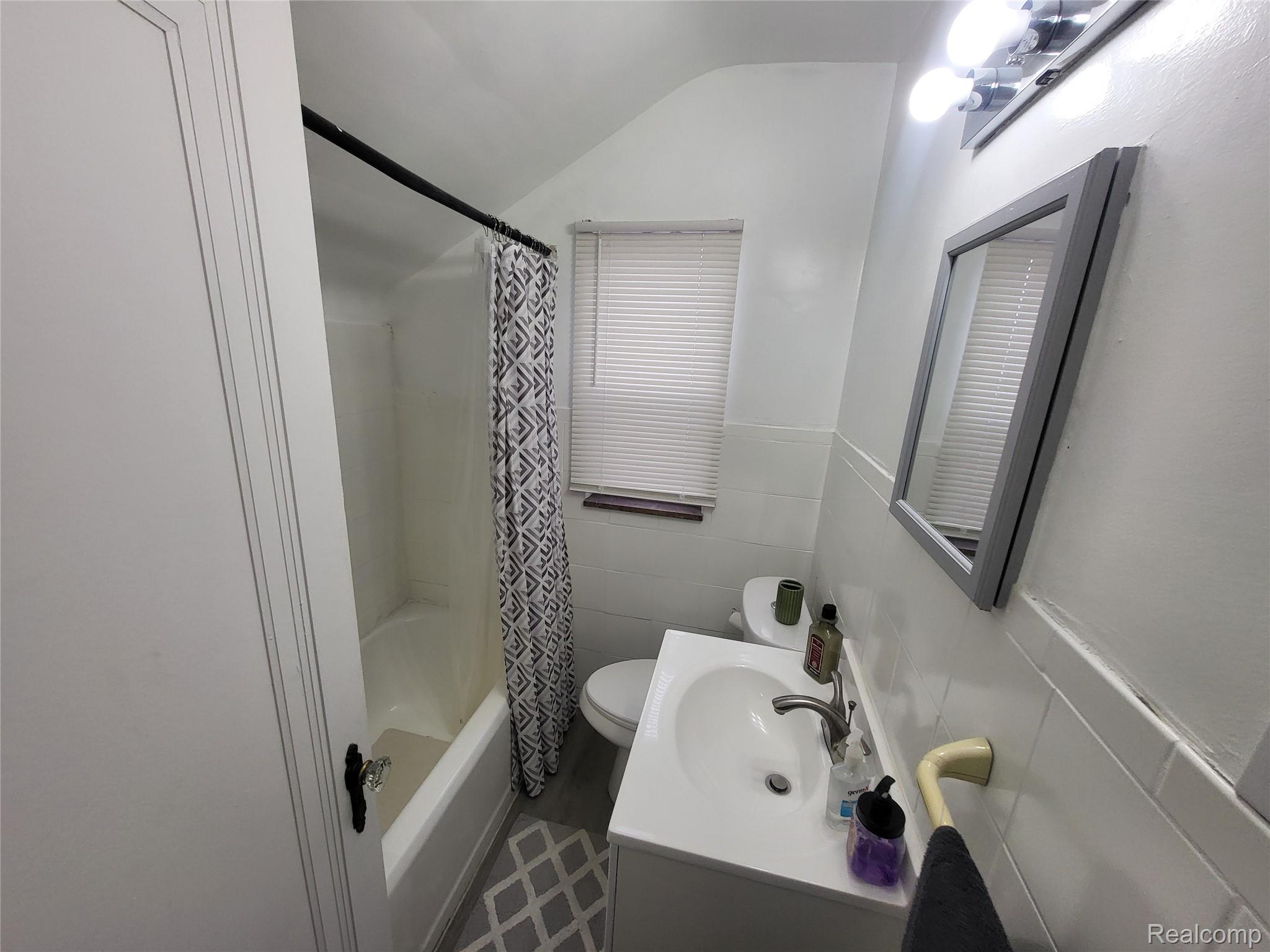 17167 Hartwell Street