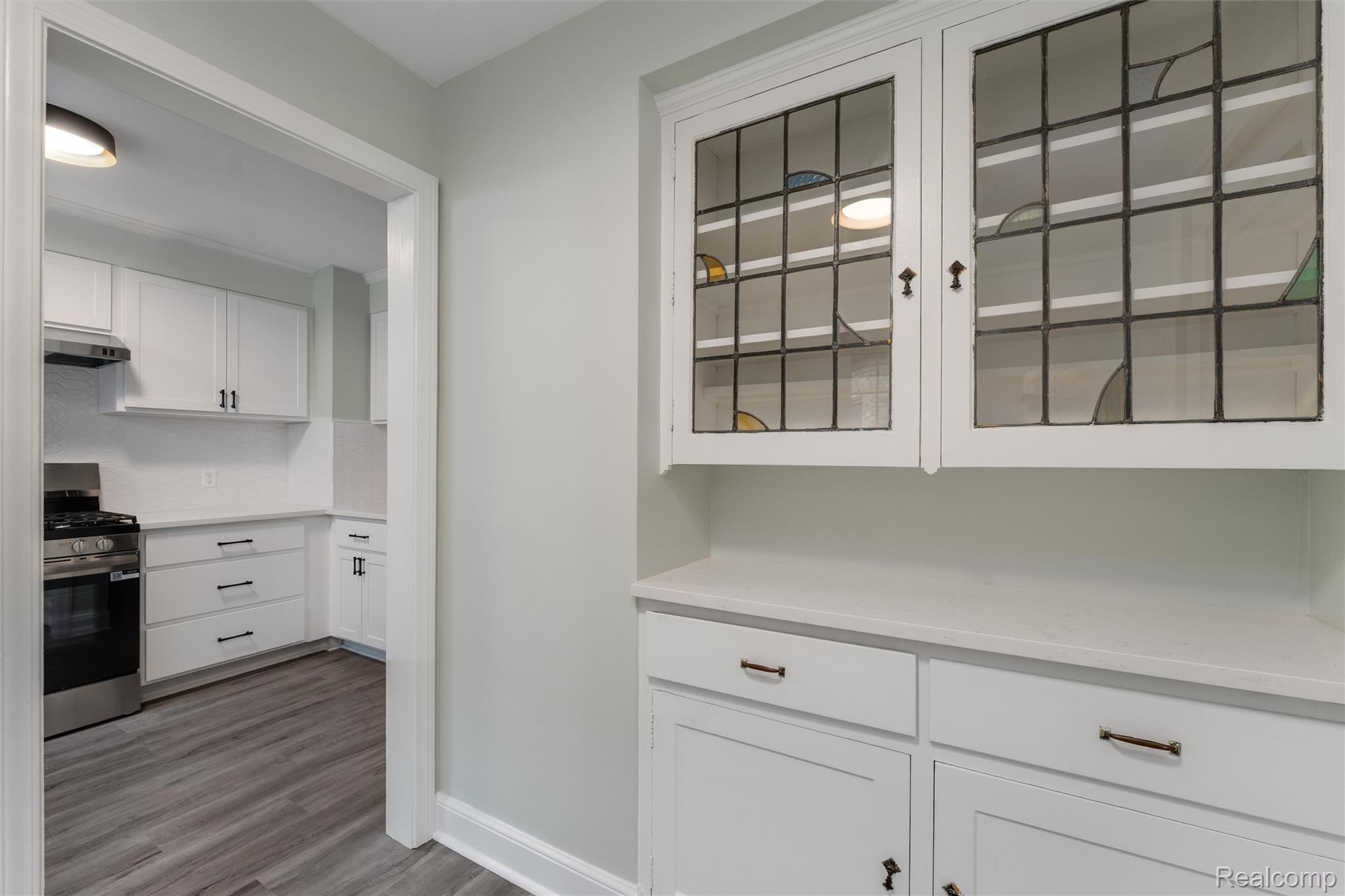 16806 LaSalle (Upper Unit)