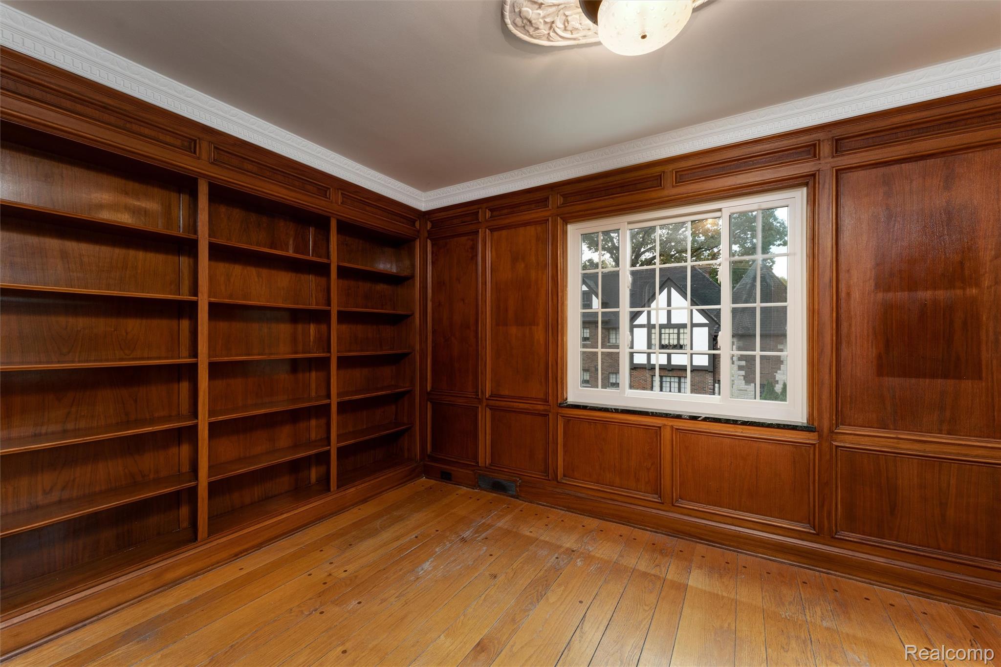 16806 LaSalle (Upper Unit)