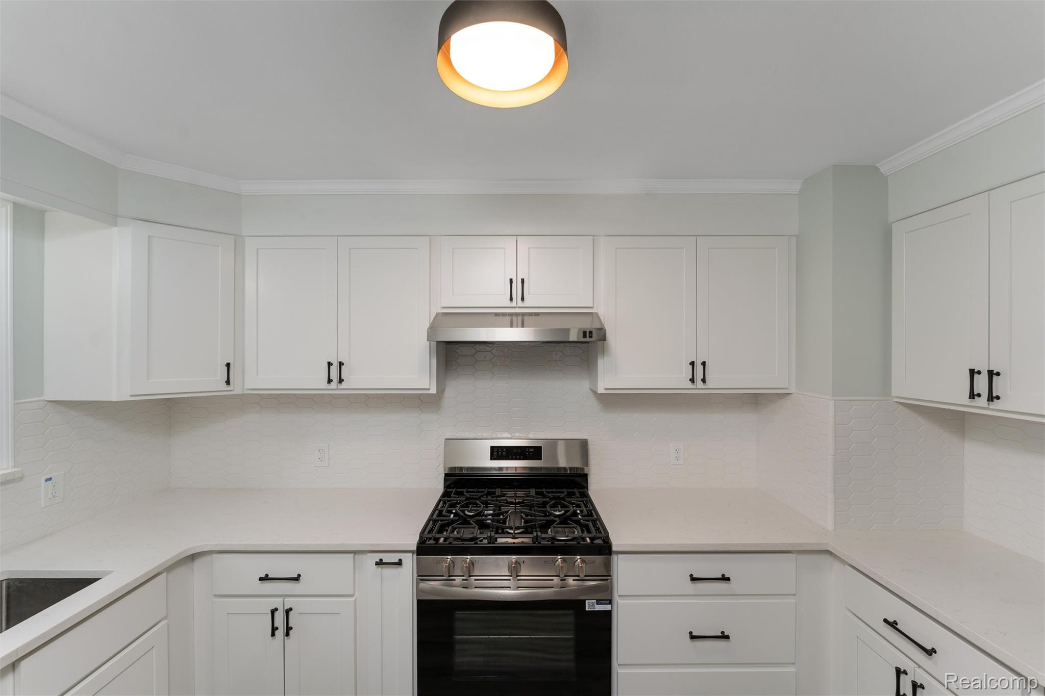 16806 LaSalle (Upper Unit)