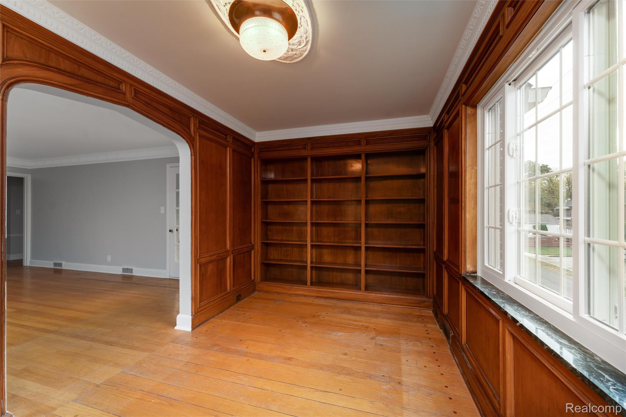 16806 LaSalle (Upper Unit)