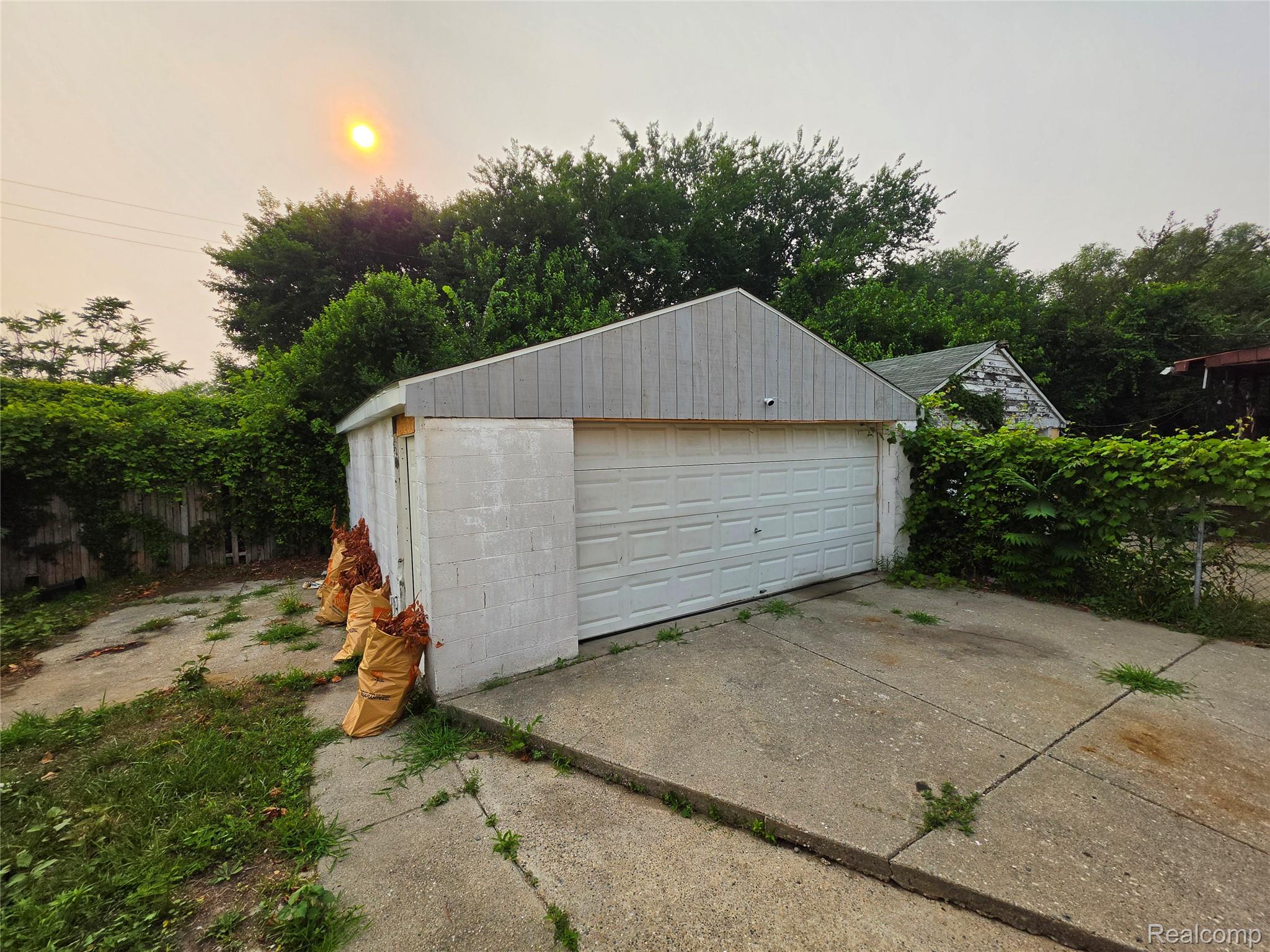 15831 Quincy Street