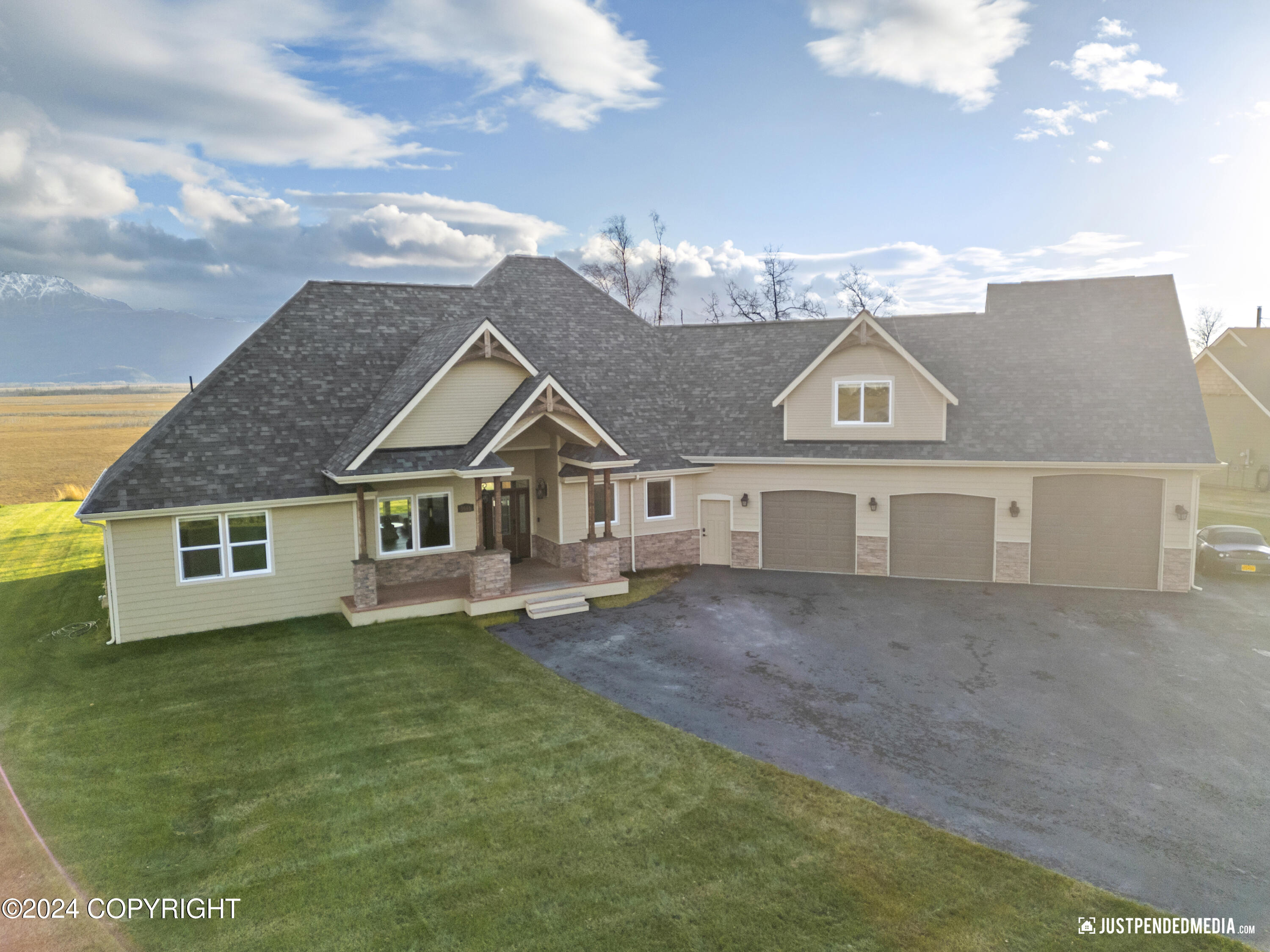 3666 S Barn Gable Loop