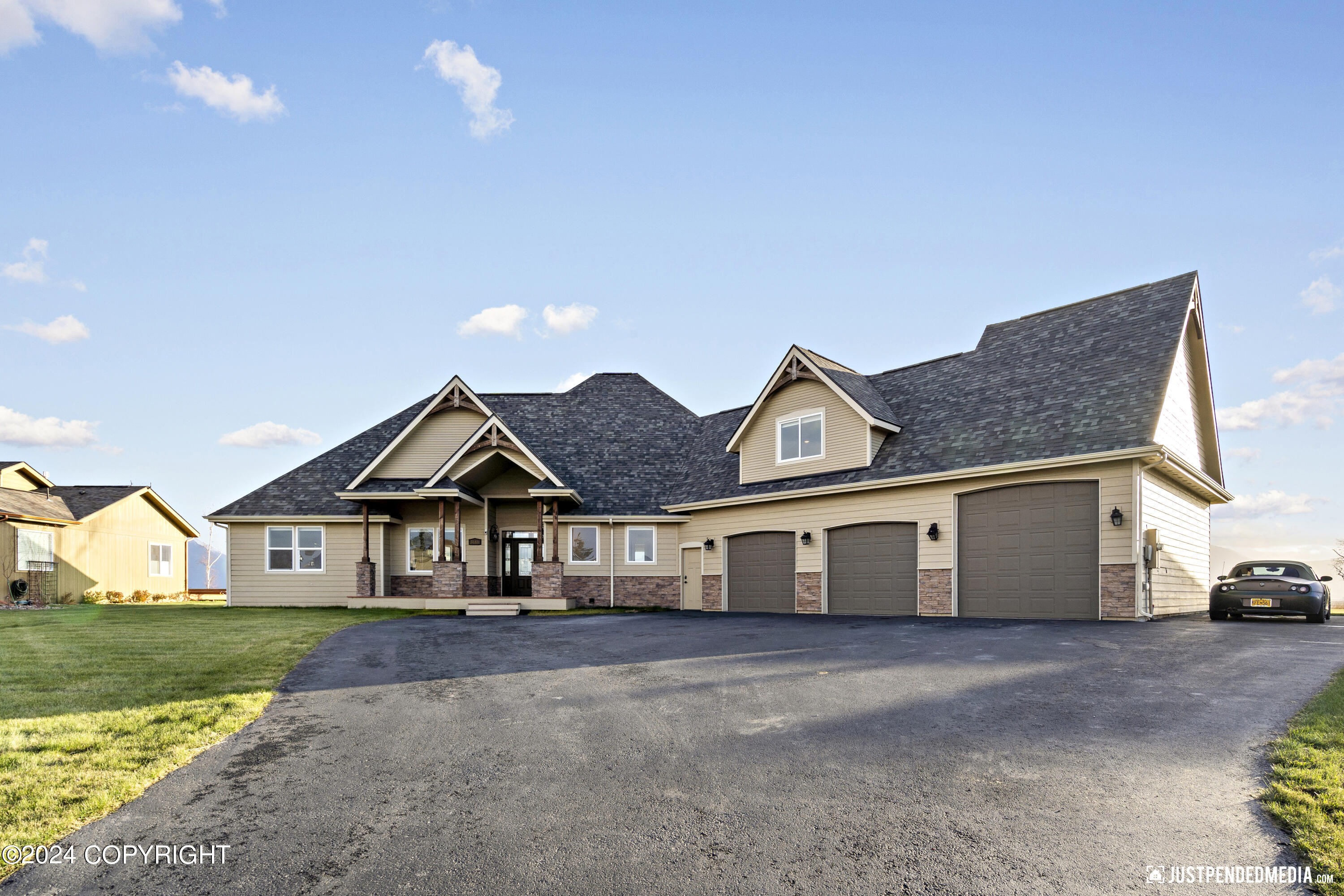 3666 S Barn Gable Loop